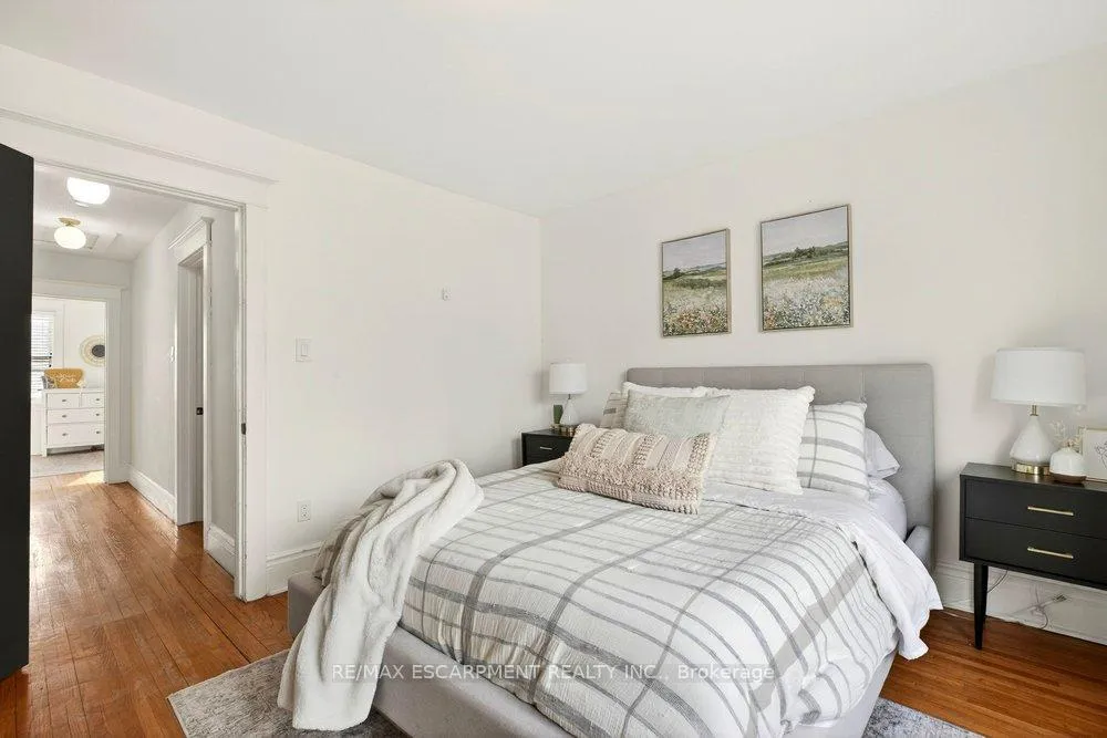 Photo 21 of 69 Balmoral Avenue S, Hamilton, Delta — HOMEH