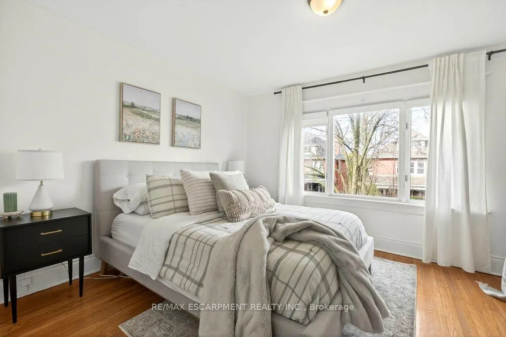 Photo 23 of 69 Balmoral Avenue S, Hamilton, Delta — HOMEH