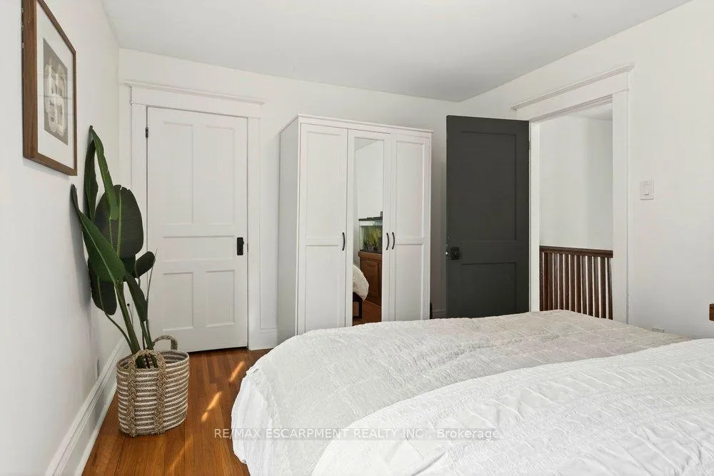 Photo 24 of 69 Balmoral Avenue S, Hamilton, Delta — HOMEH