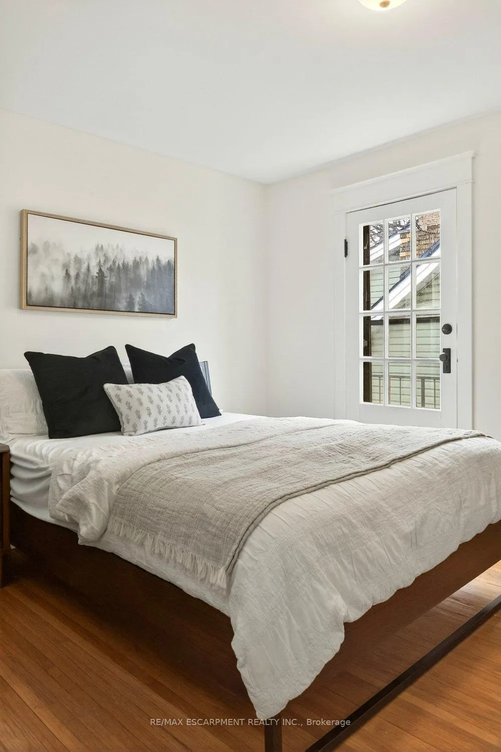 Photo 26 of 69 Balmoral Avenue S, Hamilton, Delta — HOMEH