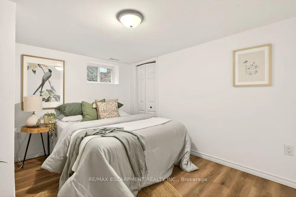 Photo 42 of 69 Balmoral Avenue S, Hamilton, Delta — HOMEH