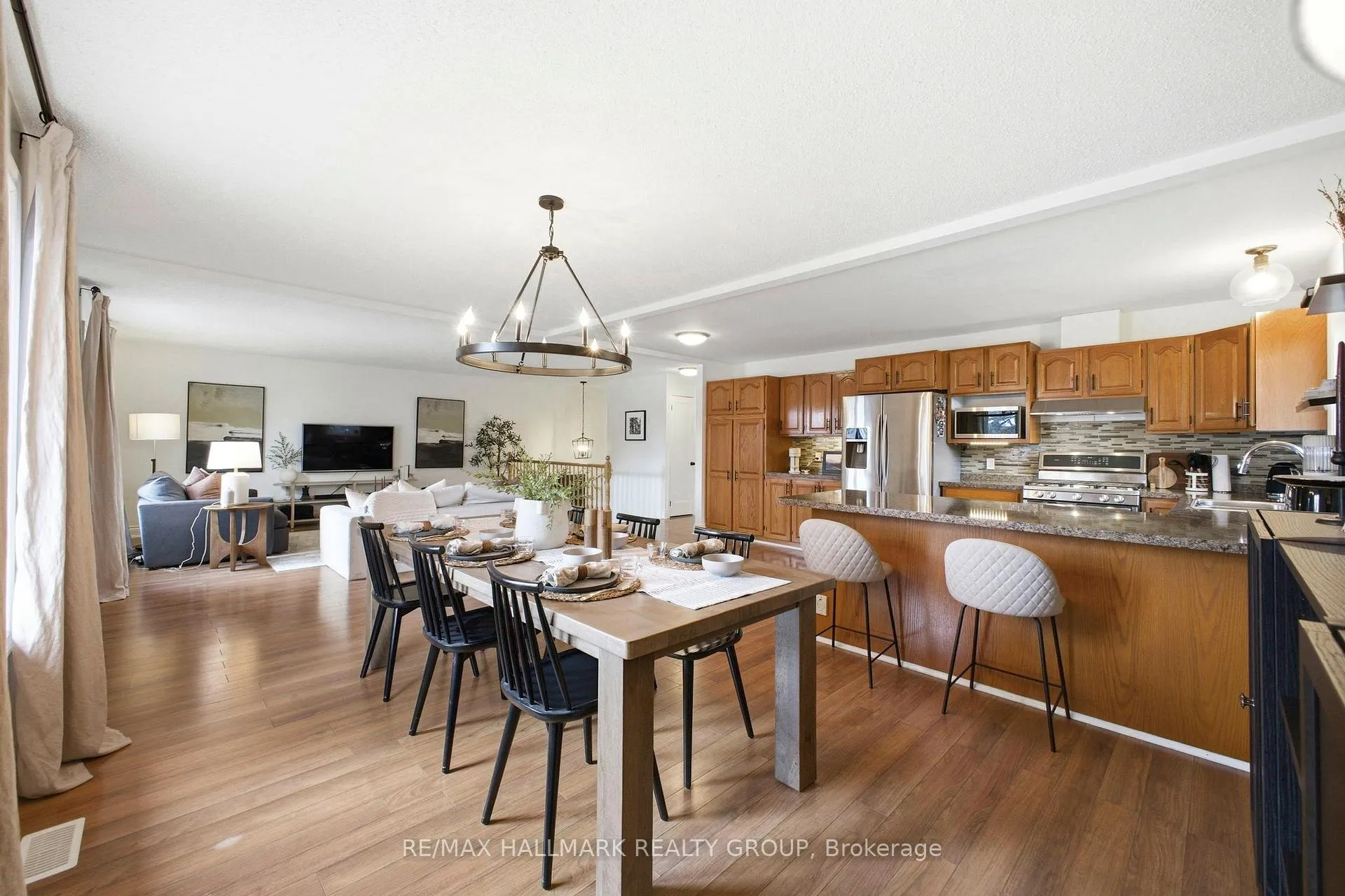 Photo 7 of 7055 Shadow Ridge Drive, Ottawa, Greely — HOMEH