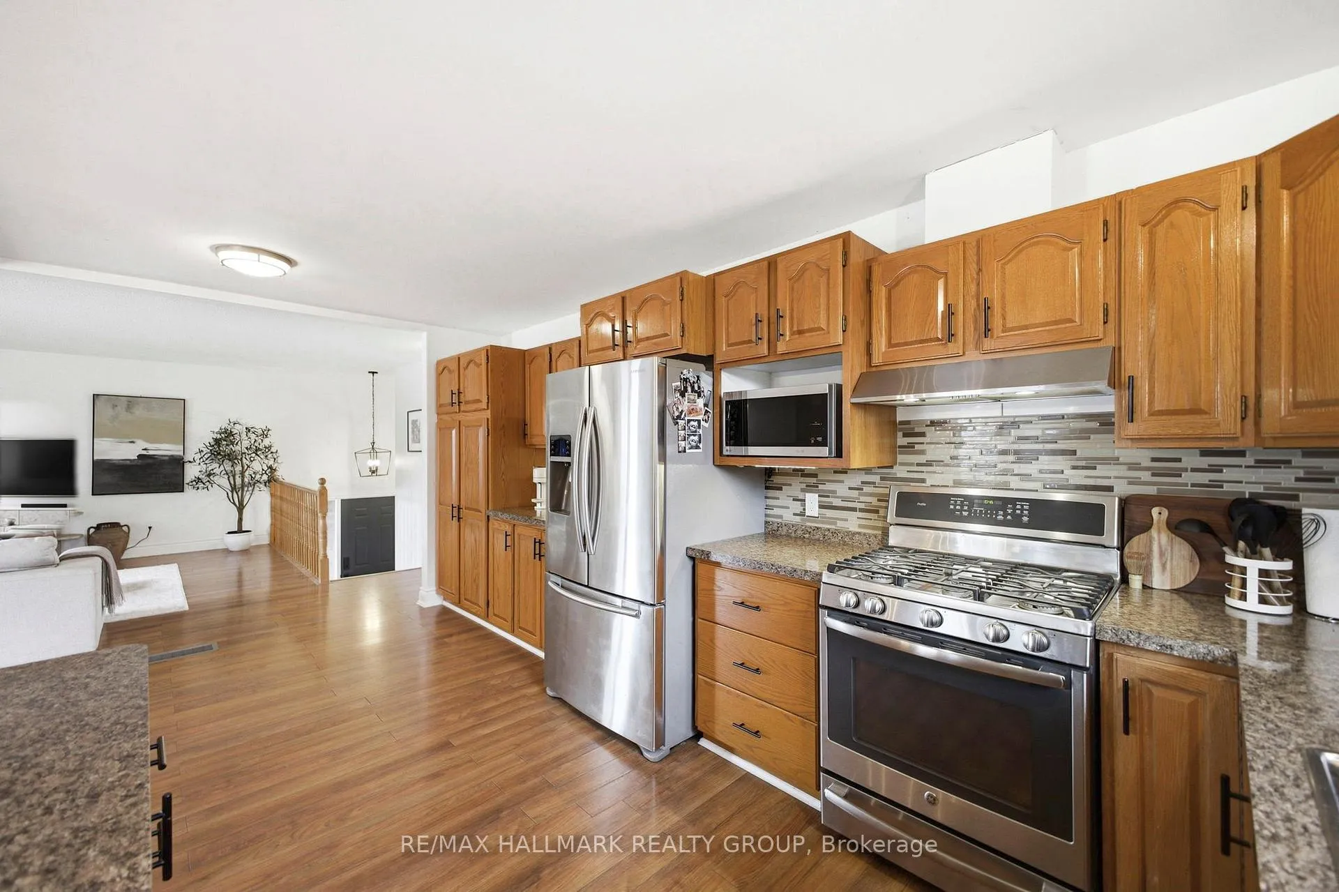 Photo 11 of 7055 Shadow Ridge Drive, Ottawa, Greely — HOMEH