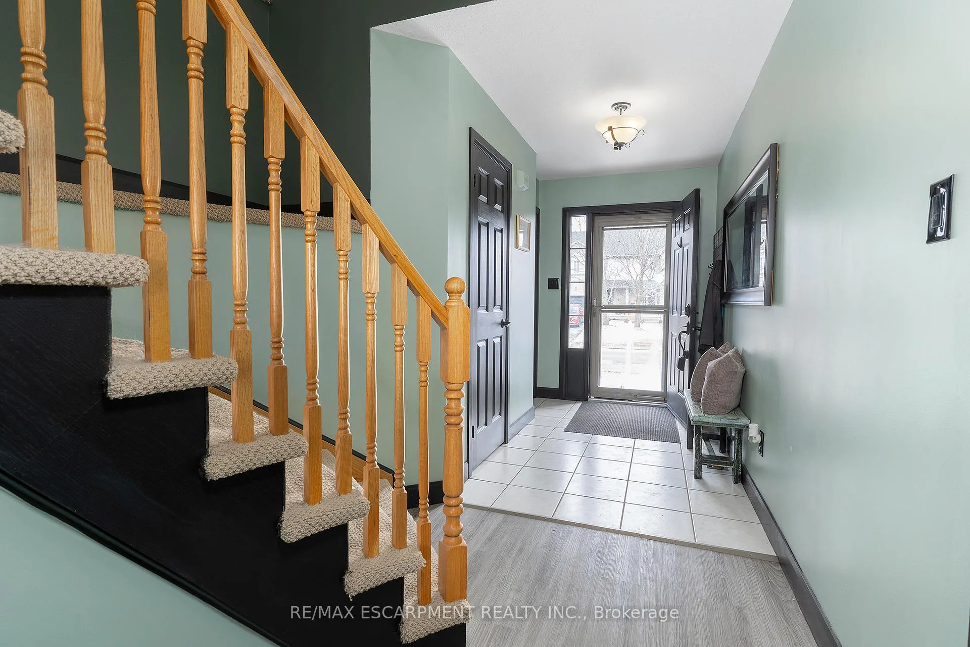 Photo 2 of 80 Foxborough Drive, Hamilton, Ancaster — HOMEH