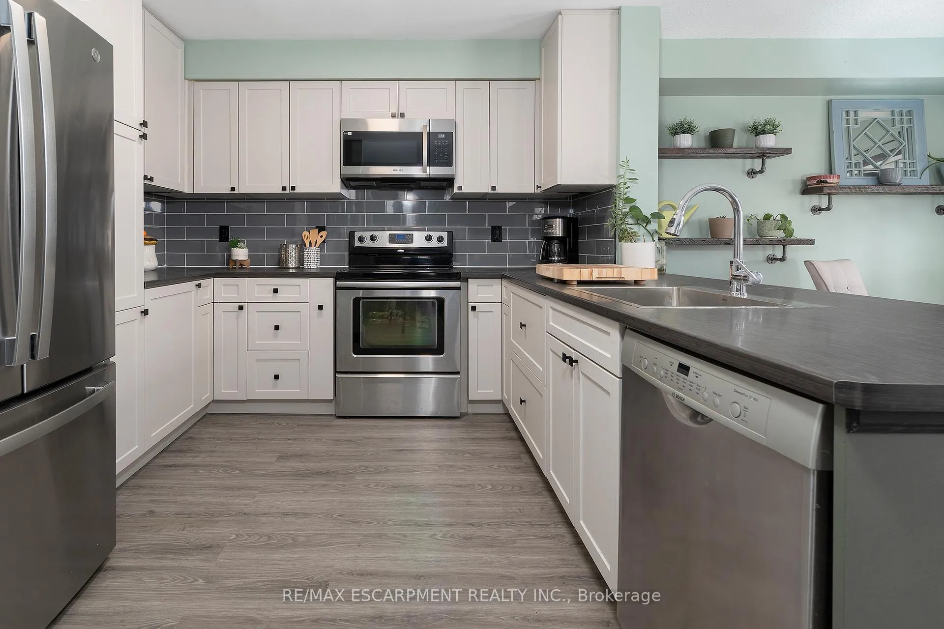 Photo 8 of 80 Foxborough Drive, Hamilton, Ancaster — HOMEH