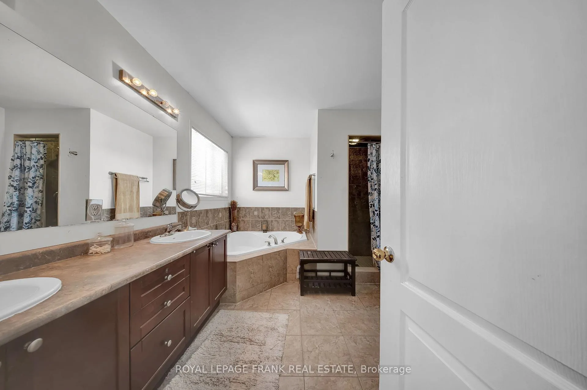 Photo 27 of 2300 Bridle Road, Oshawa, Windfields — HOMEH