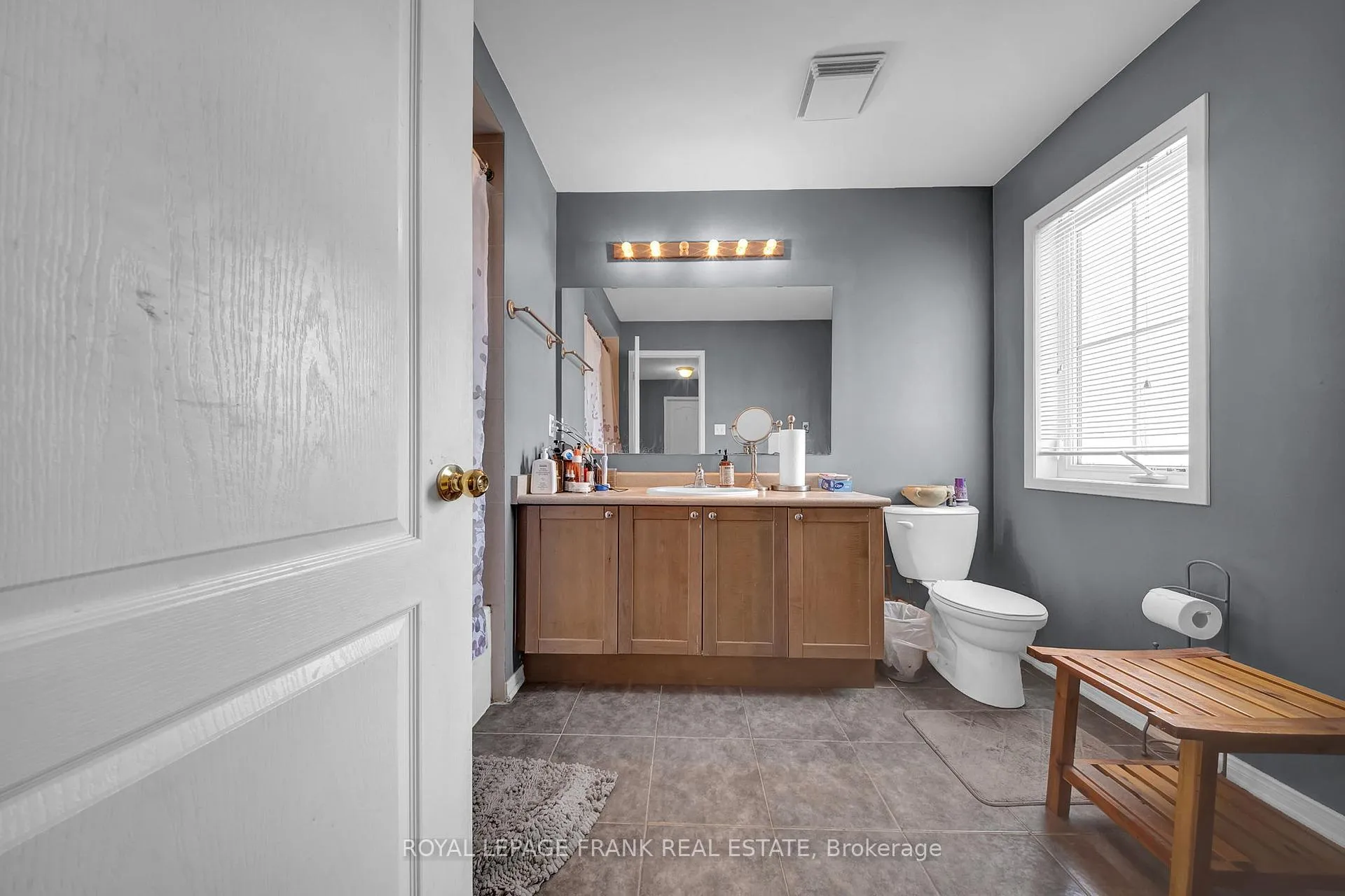 Photo 36 of 2300 Bridle Road, Oshawa, Windfields — HOMEH