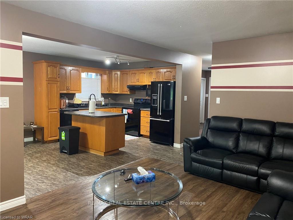 Photo 7 of 226 Bush Clover Crescent, Kitchener — HOMEH