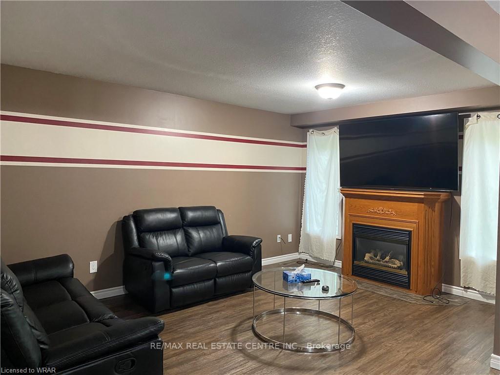 Photo 11 of 226 Bush Clover Crescent, Kitchener — HOMEH