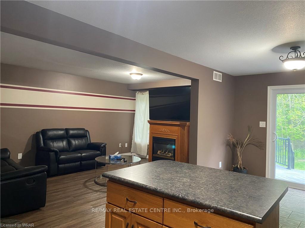 Photo 13 of 226 Bush Clover Crescent, Kitchener — HOMEH