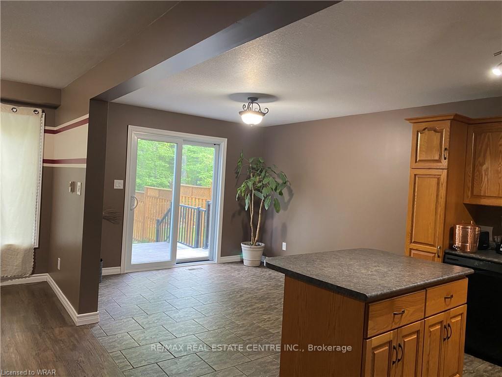 Photo 14 of 226 Bush Clover Crescent, Kitchener — HOMEH