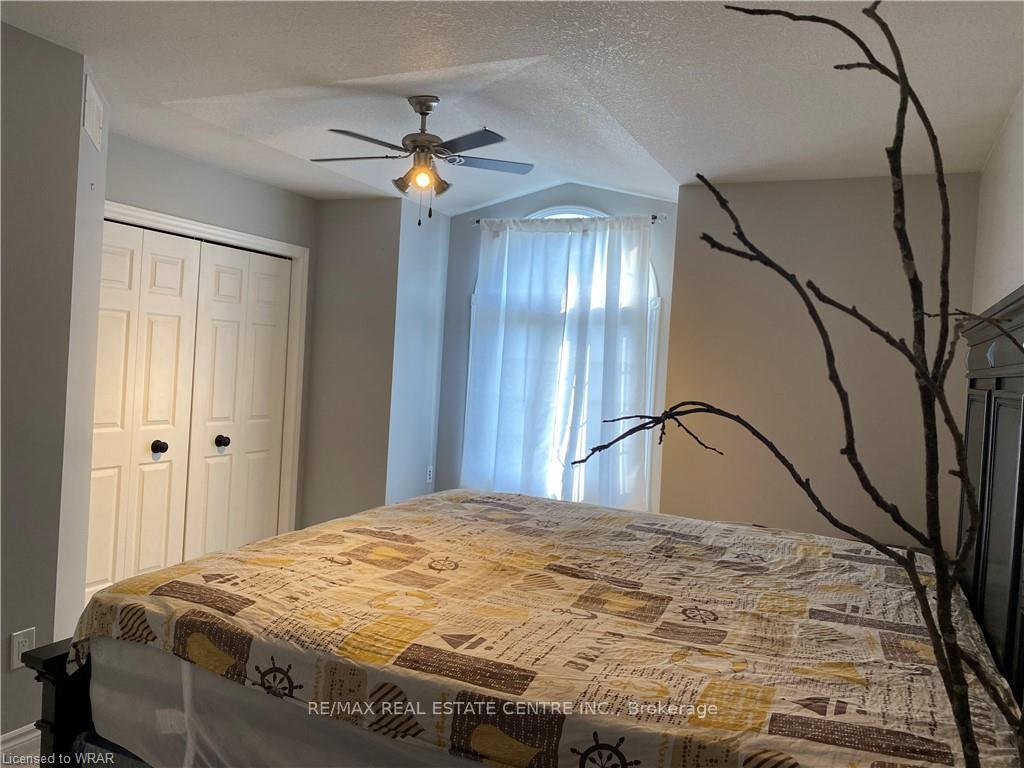 Photo 17 of 226 Bush Clover Crescent, Kitchener — HOMEH