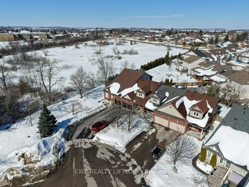 Photo 2 of 1418 Hancox Court, Peterborough, Monaghan Ward 2 — HOMEH