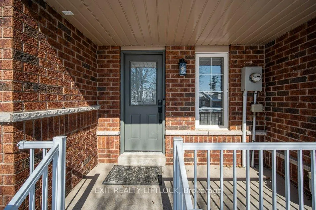 Photo 3 of 1418 Hancox Court, Peterborough, Monaghan Ward 2 — HOMEH