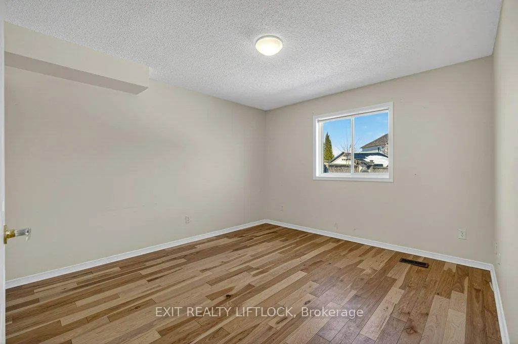 Photo 16 of 1418 Hancox Court, Peterborough, Monaghan Ward 2 — HOMEH