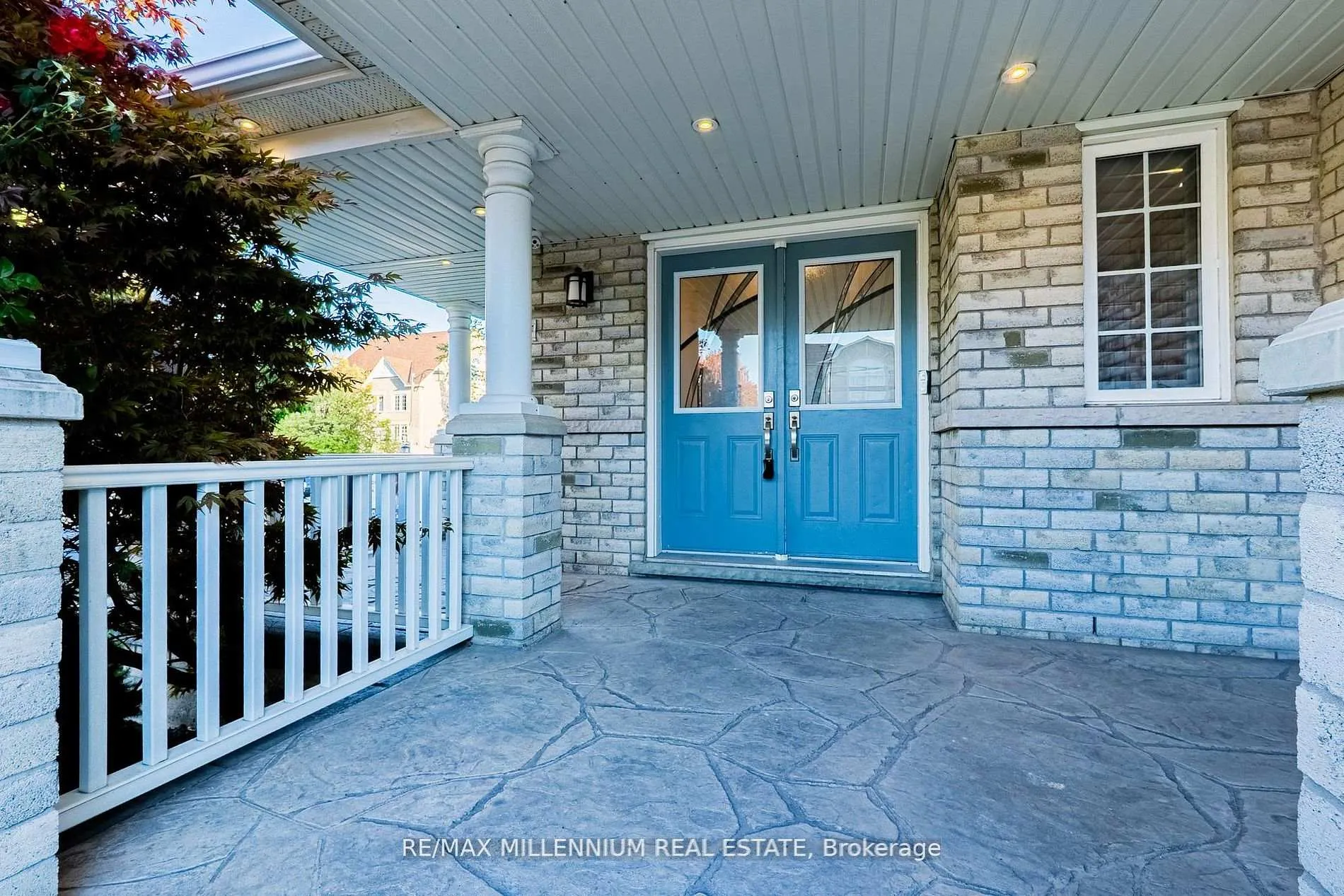 Photo 2 of 1 Bracknell Avenue, Markham, Berczy — HOMEH