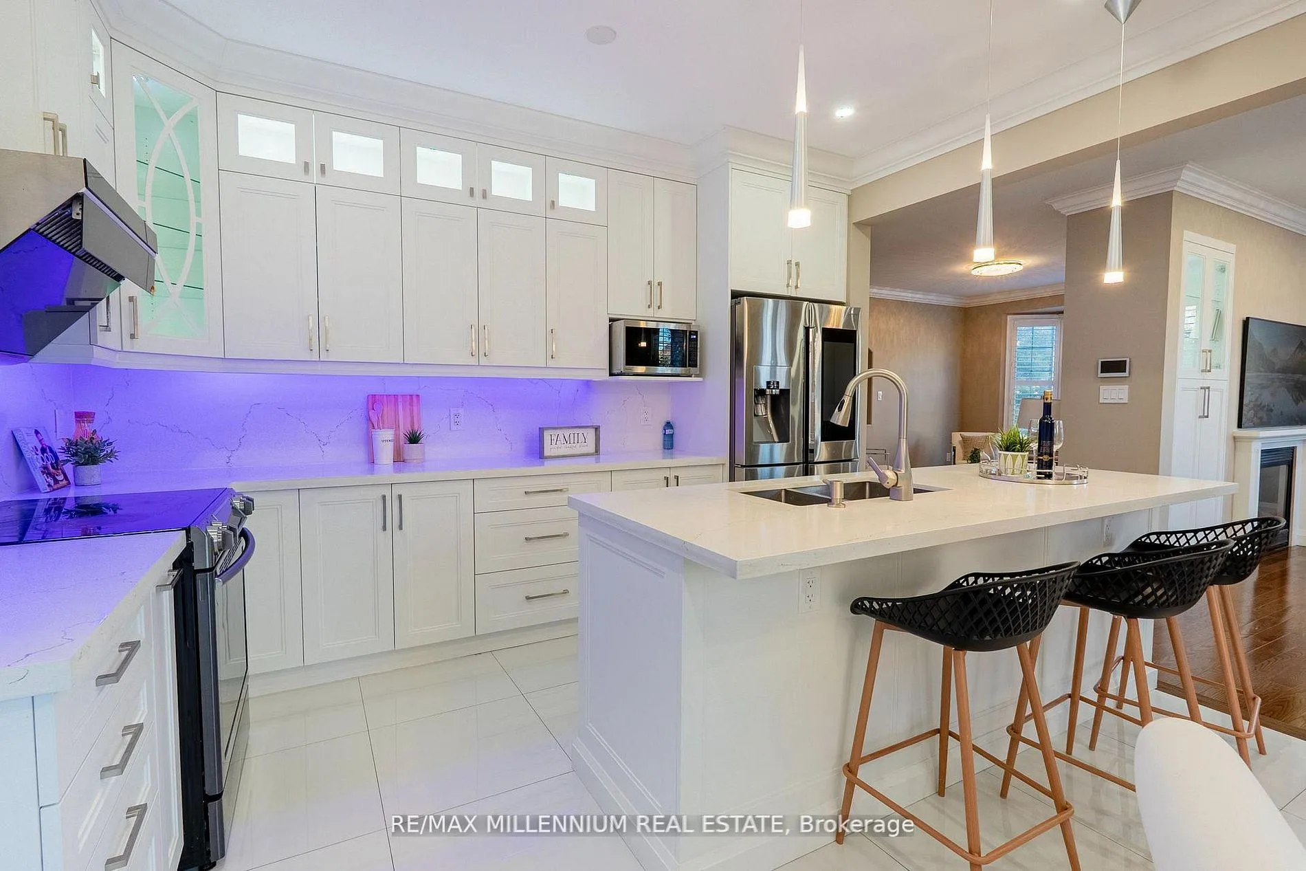Photo 12 of 1 Bracknell Avenue, Markham, Berczy — HOMEH