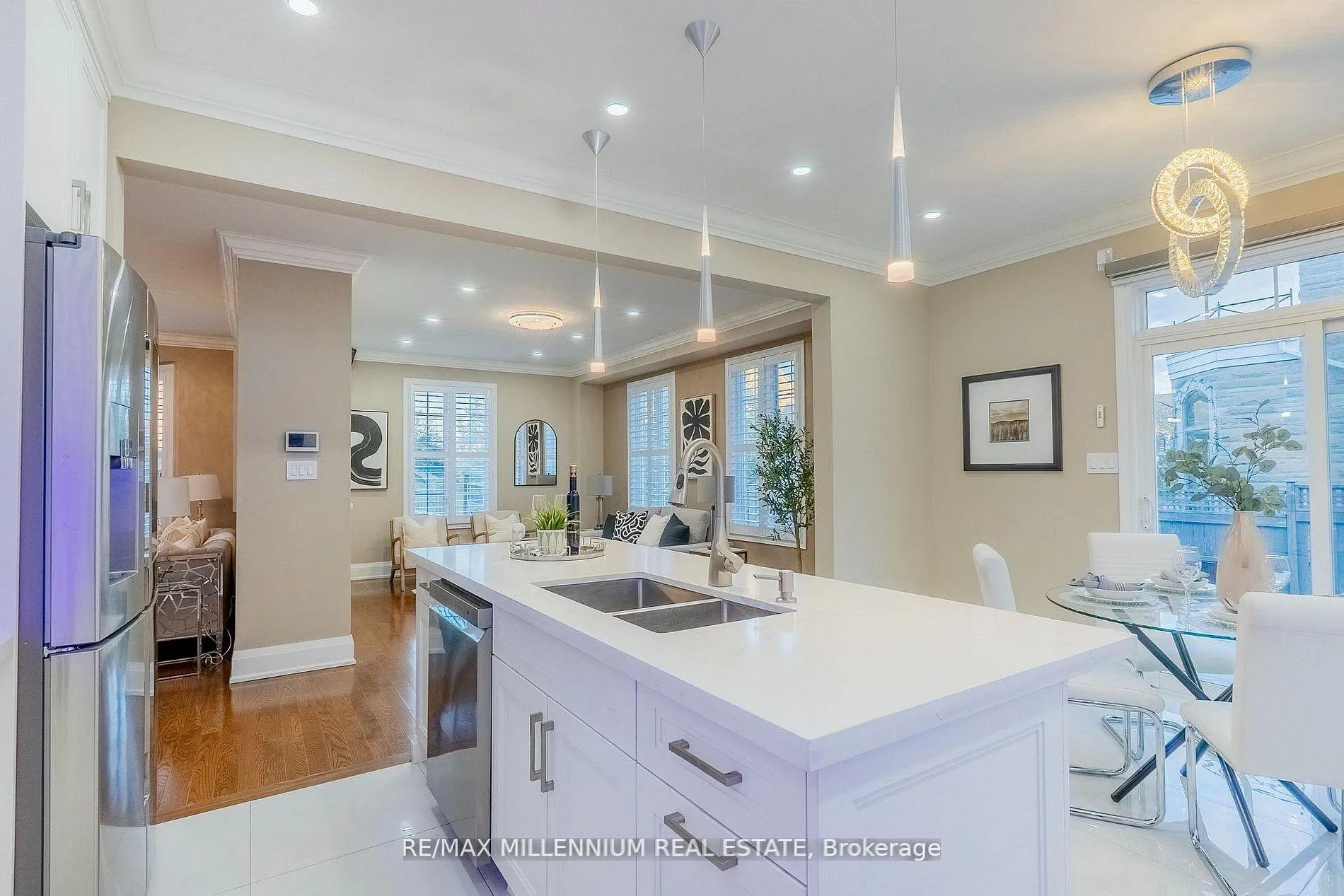 Photo 13 of 1 Bracknell Avenue, Markham, Berczy — HOMEH