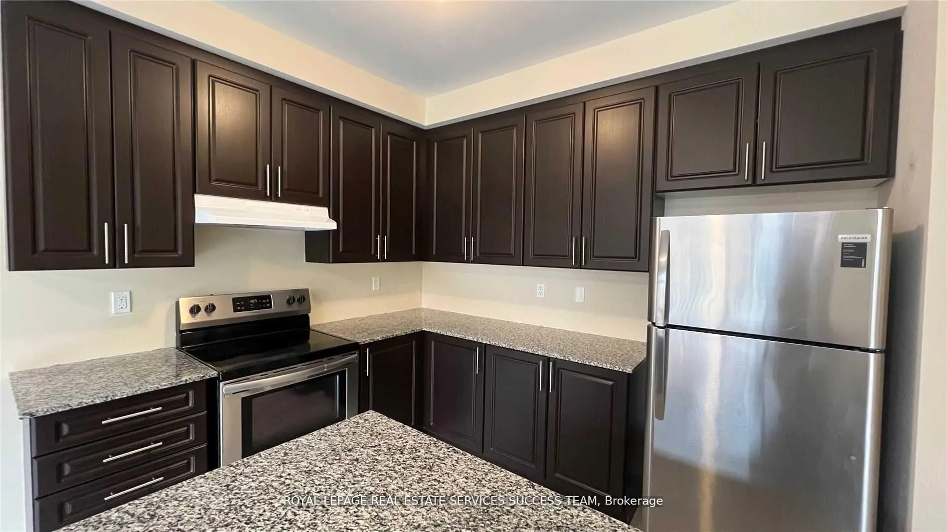 Photo 2 of 1915 Douglas Langtree Drive, Oshawa, Taunton — HOMEH