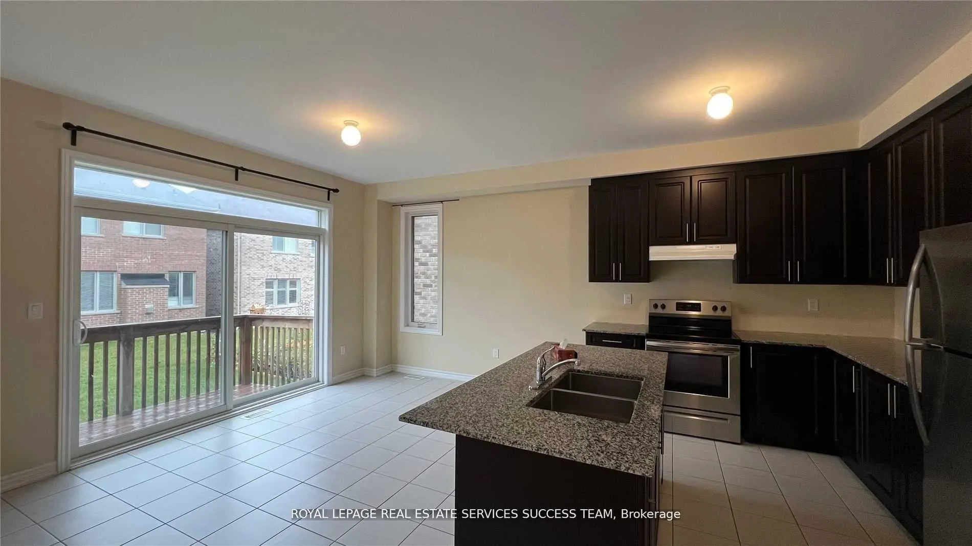 Photo 4 of 1915 Douglas Langtree Drive, Oshawa, Taunton — HOMEH