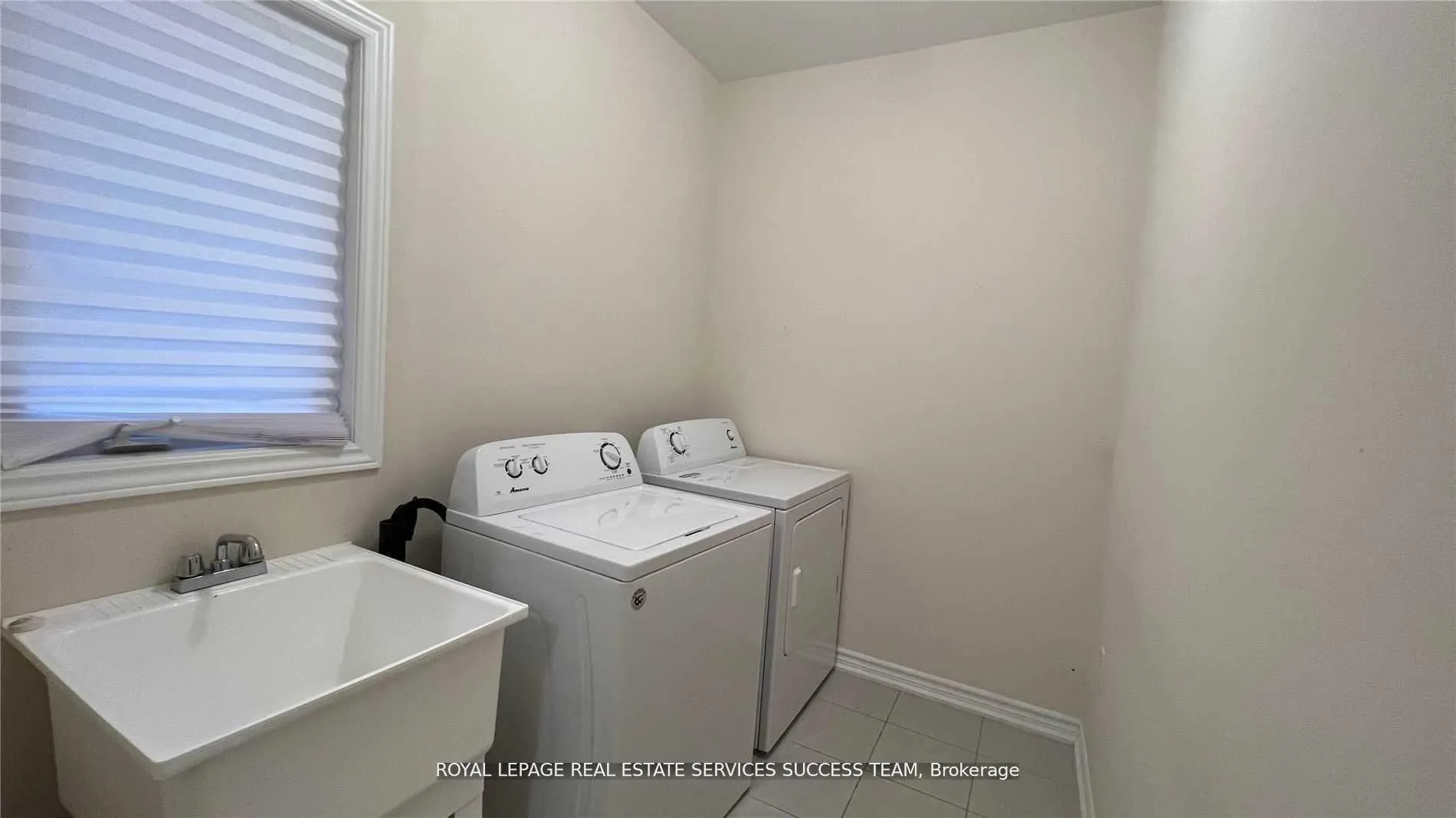 Photo 7 of 1915 Douglas Langtree Drive, Oshawa, Taunton — HOMEH