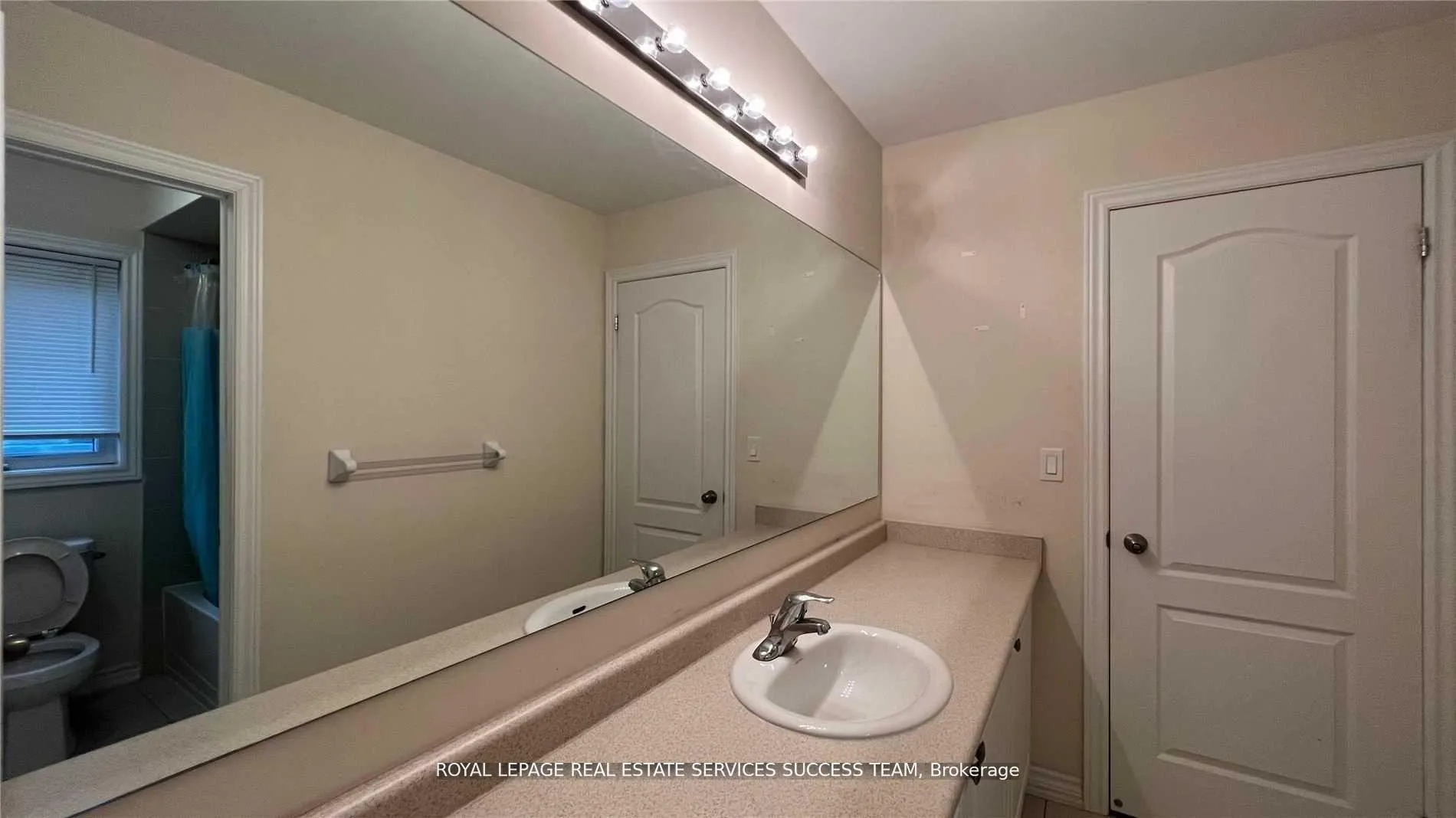 Photo 9 of 1915 Douglas Langtree Drive, Oshawa, Taunton — HOMEH