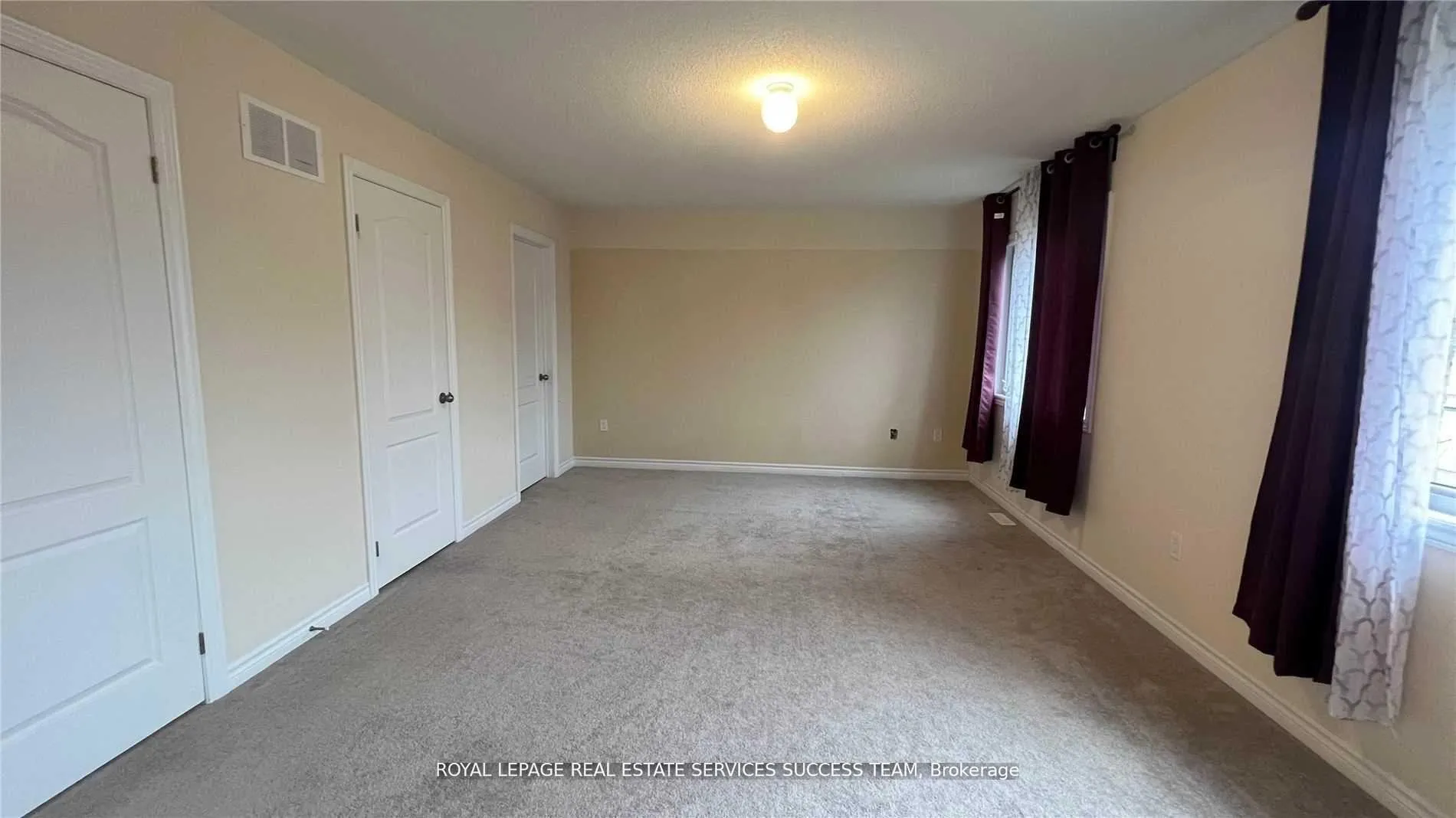 Photo 11 of 1915 Douglas Langtree Drive, Oshawa, Taunton — HOMEH