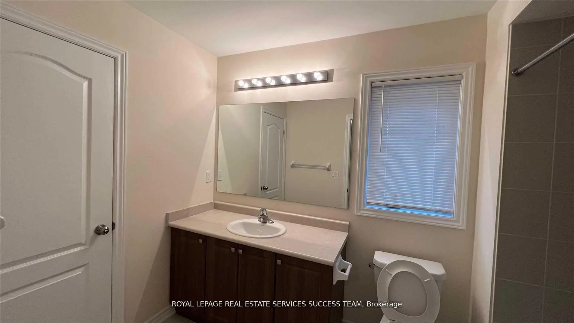 Photo 12 of 1915 Douglas Langtree Drive, Oshawa, Taunton — HOMEH