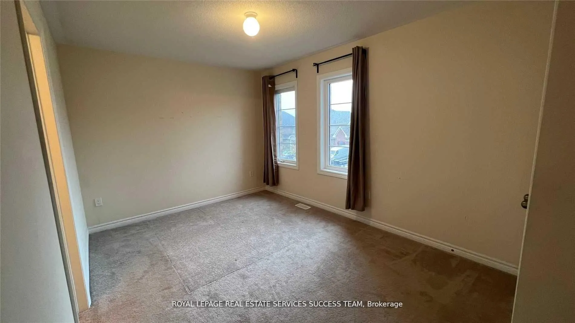 Photo 13 of 1915 Douglas Langtree Drive, Oshawa, Taunton — HOMEH