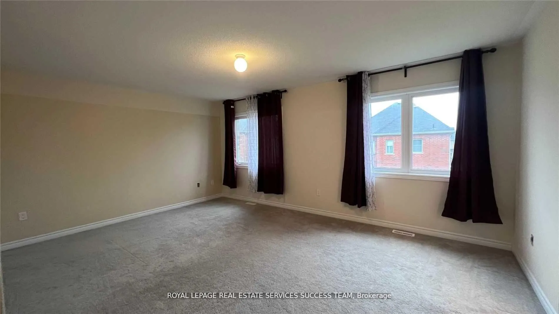 Photo 14 of 1915 Douglas Langtree Drive, Oshawa, Taunton — HOMEH