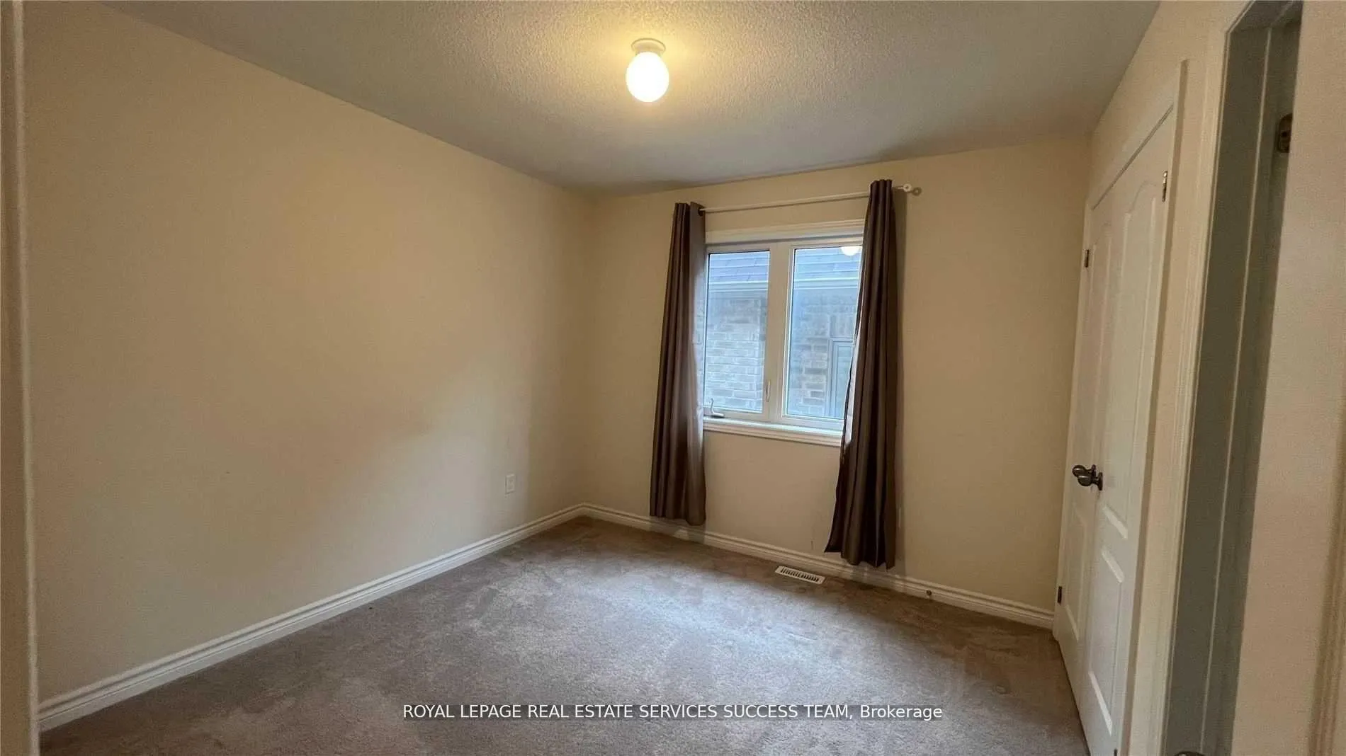 Photo 16 of 1915 Douglas Langtree Drive, Oshawa, Taunton — HOMEH