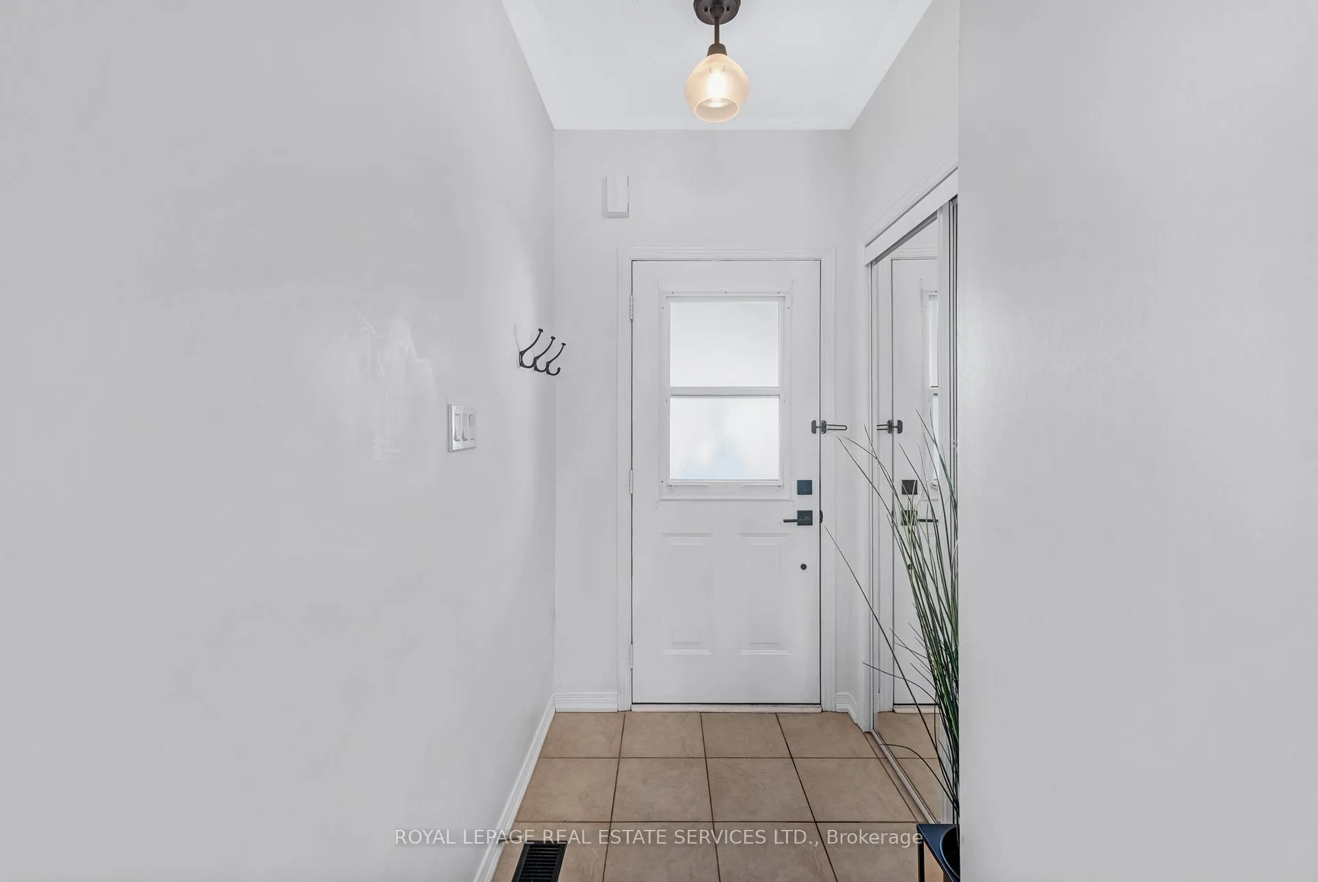 Photo 4 of 1824 McCoy Avenue, Burlington, Uptown — HOMEH