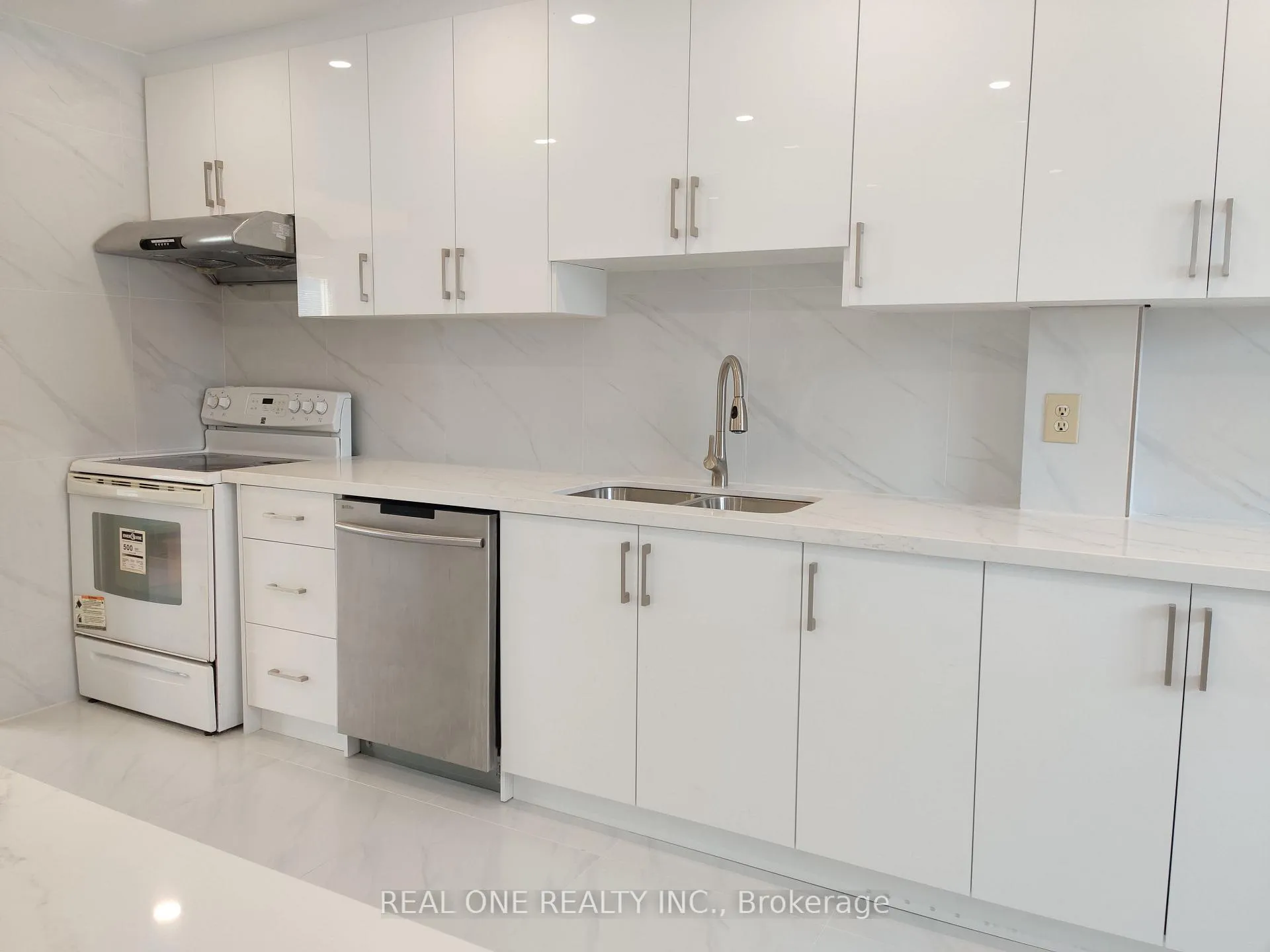 Photo 1 of Unit 50, 646 Village Parkway, Markham, Unionville — HOMEH