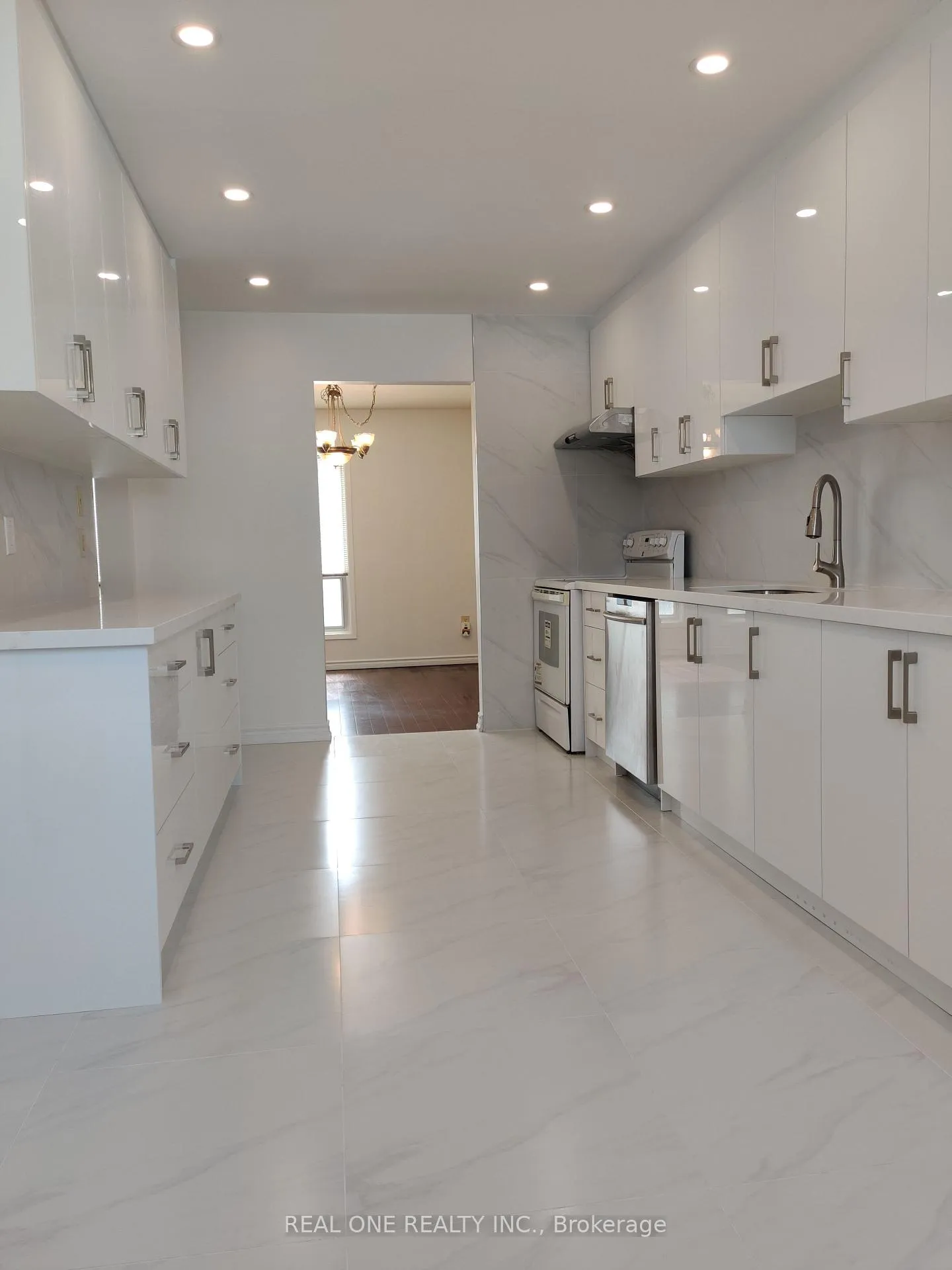 Photo 4 of Unit 50, 646 Village Parkway, Markham, Unionville — HOMEH