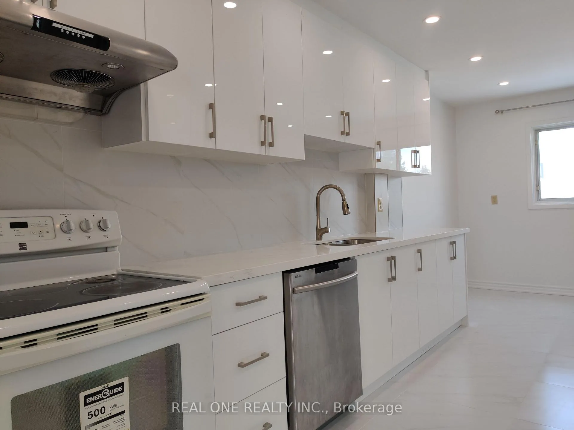 Photo 6 of Unit 50, 646 Village Parkway, Markham, Unionville — HOMEH