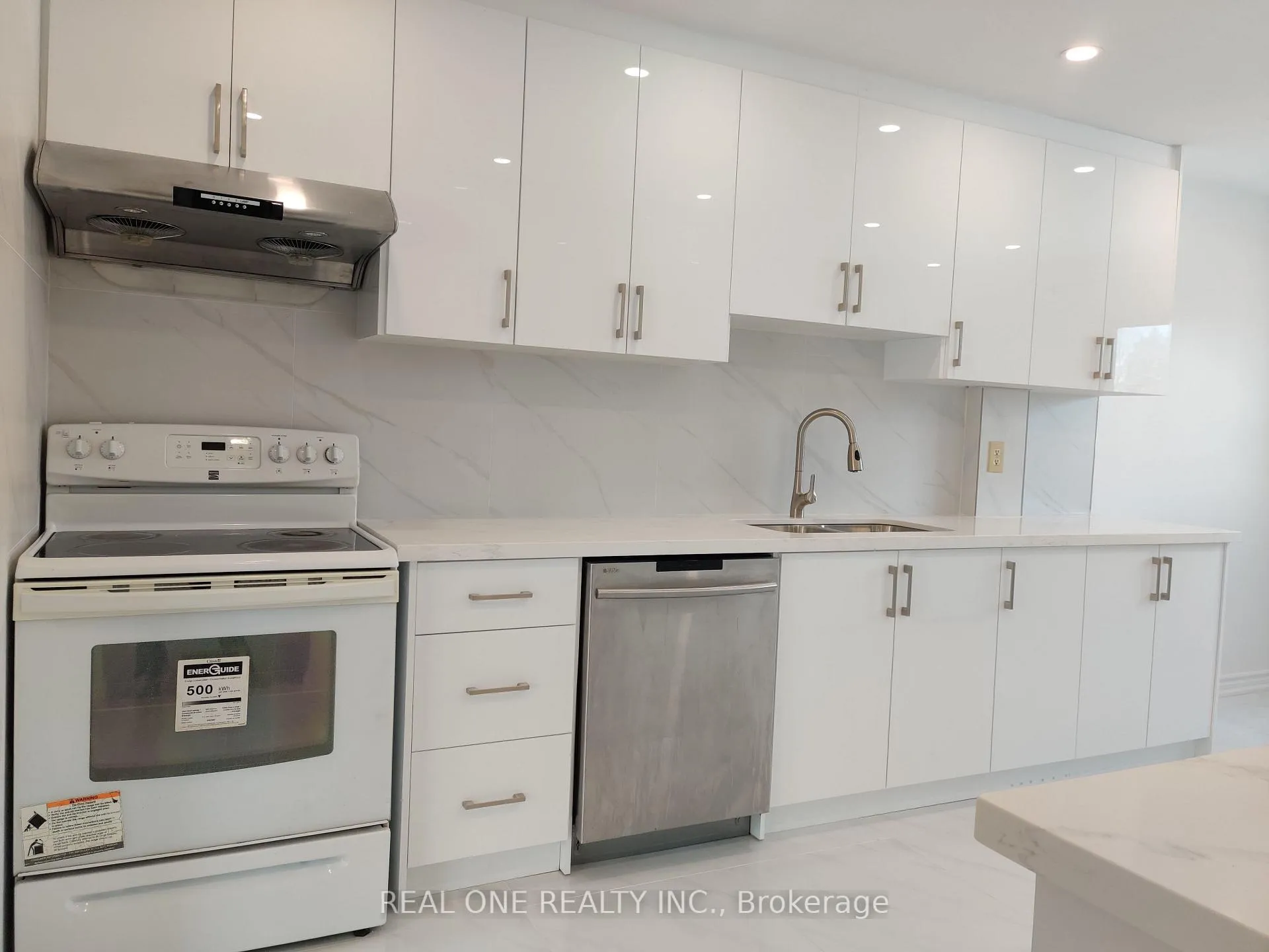 Photo 8 of Unit 50, 646 Village Parkway, Markham, Unionville — HOMEH