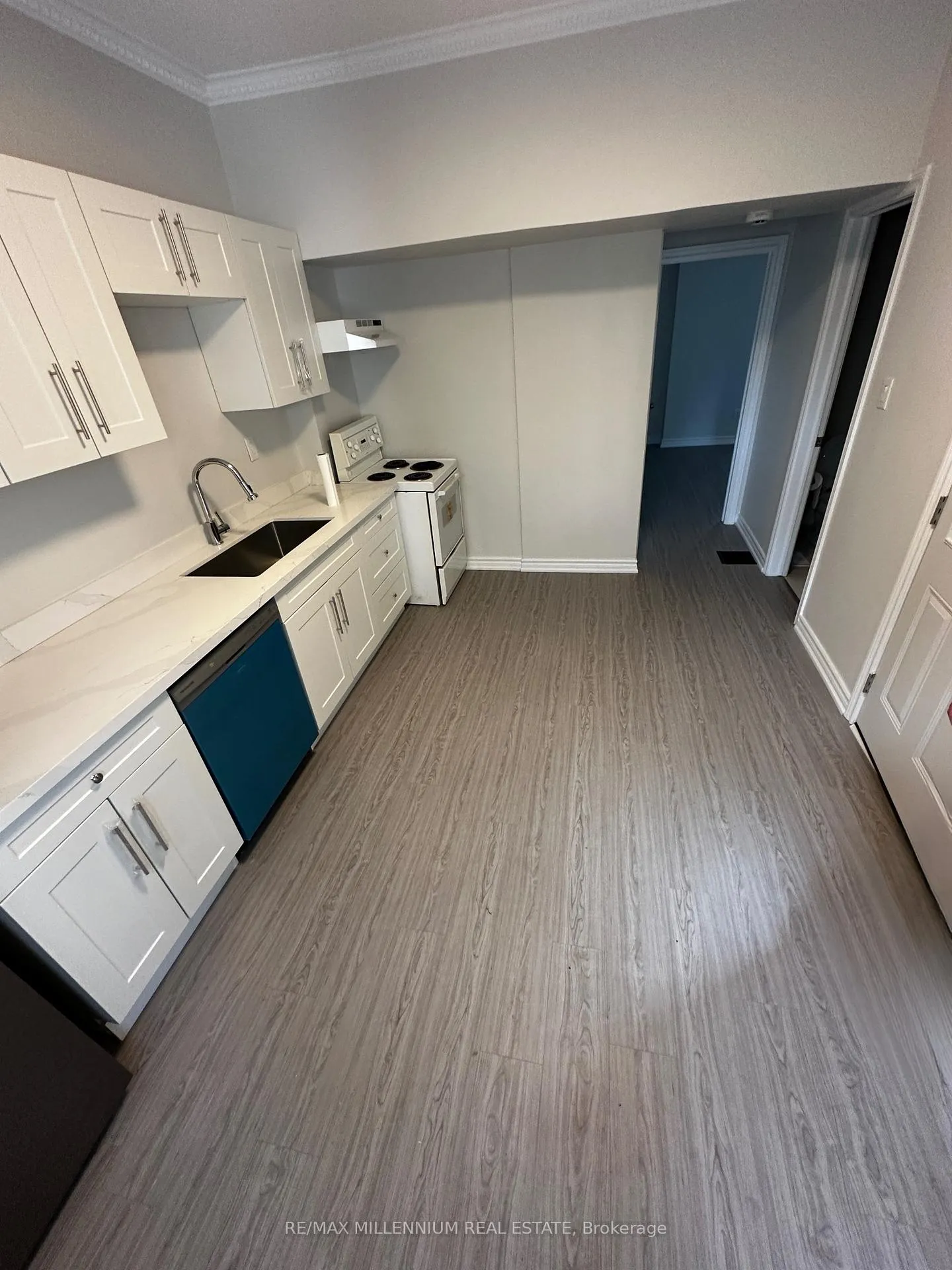Photo 3 of Unit APT 2, 25 Howard Street, Toronto, North St. James Town — HOMEH