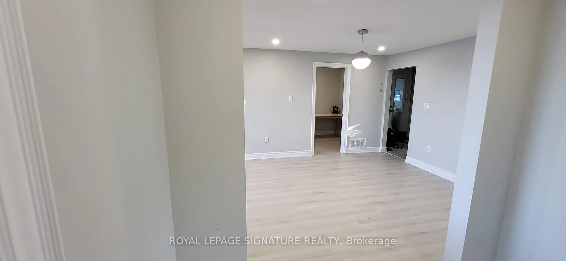 Photo 5 of 80 Seabreeze Crescent, Hamilton, Lakeshore — HOMEH
