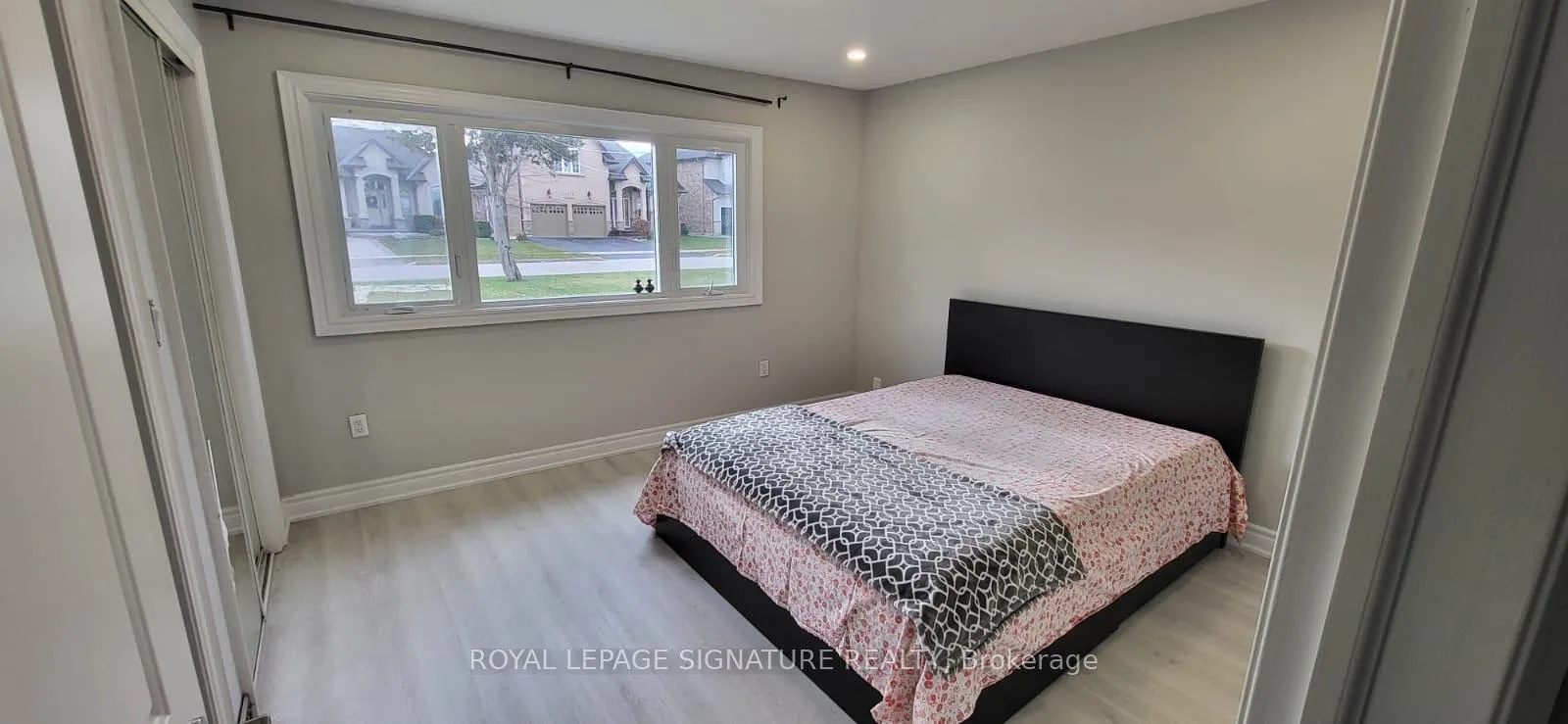 Photo 11 of 80 Seabreeze Crescent, Hamilton, Lakeshore — HOMEH