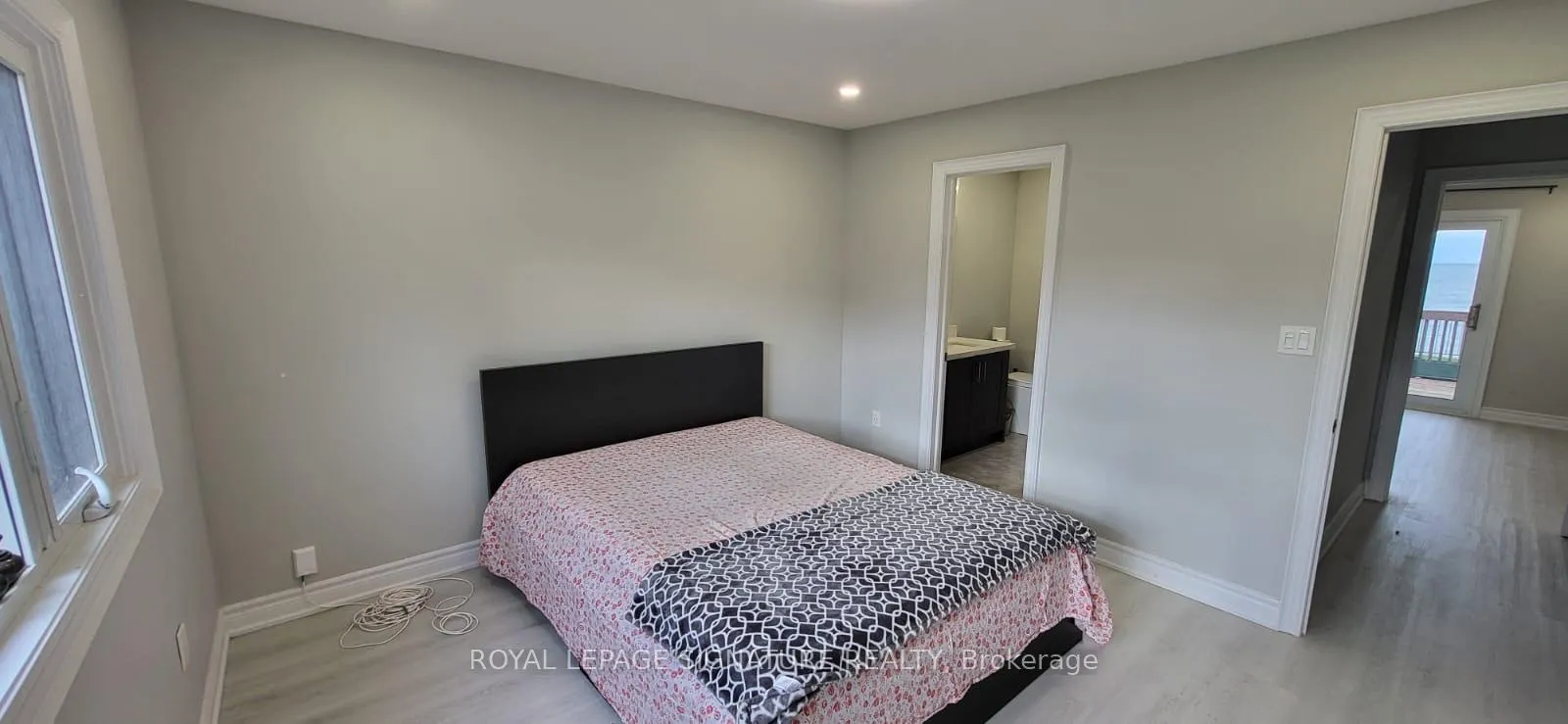 Photo 12 of 80 Seabreeze Crescent, Hamilton, Lakeshore — HOMEH