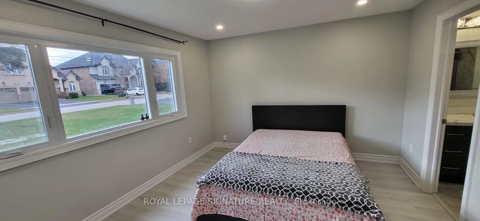 Photo 15 of 80 Seabreeze Crescent, Hamilton, Lakeshore — HOMEH