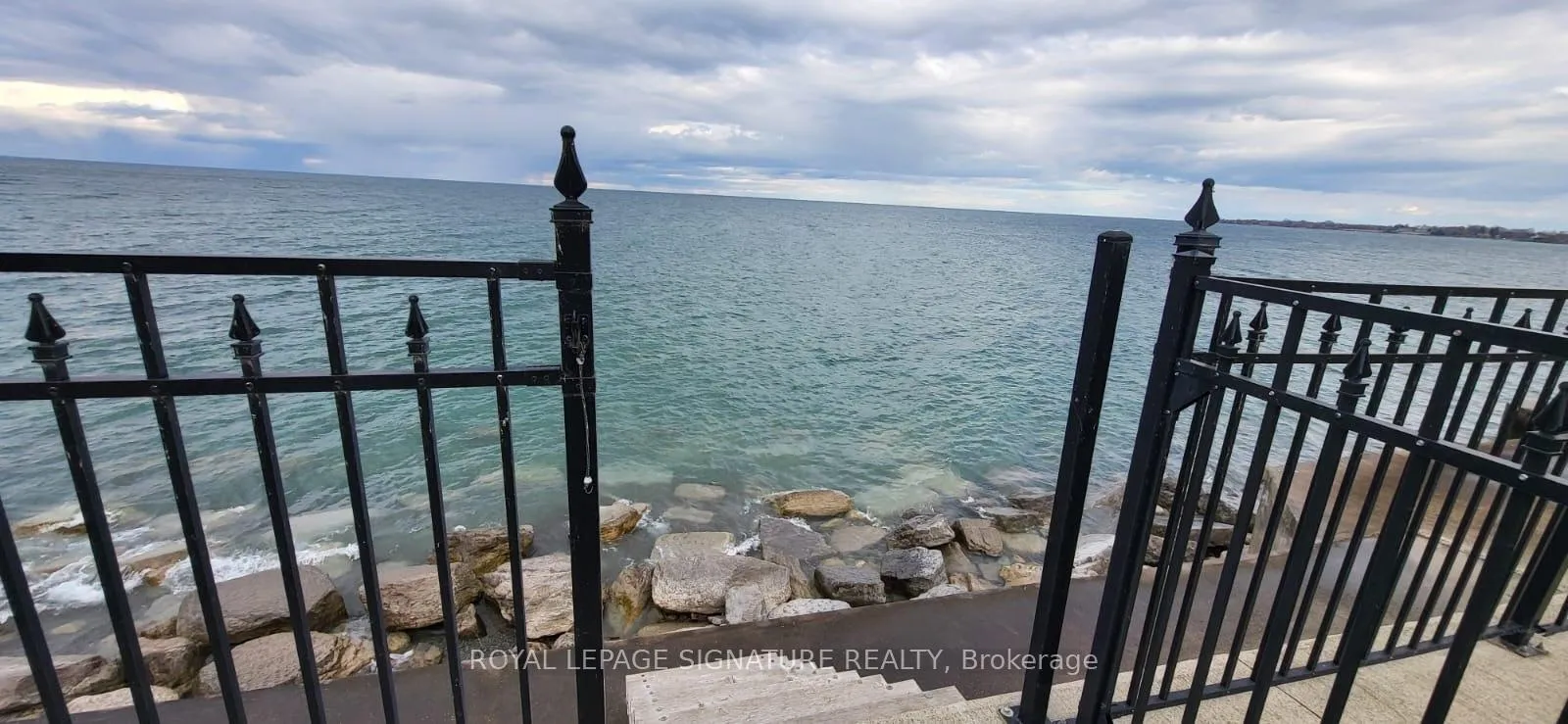 Photo 20 of 80 Seabreeze Crescent, Hamilton, Lakeshore — HOMEH