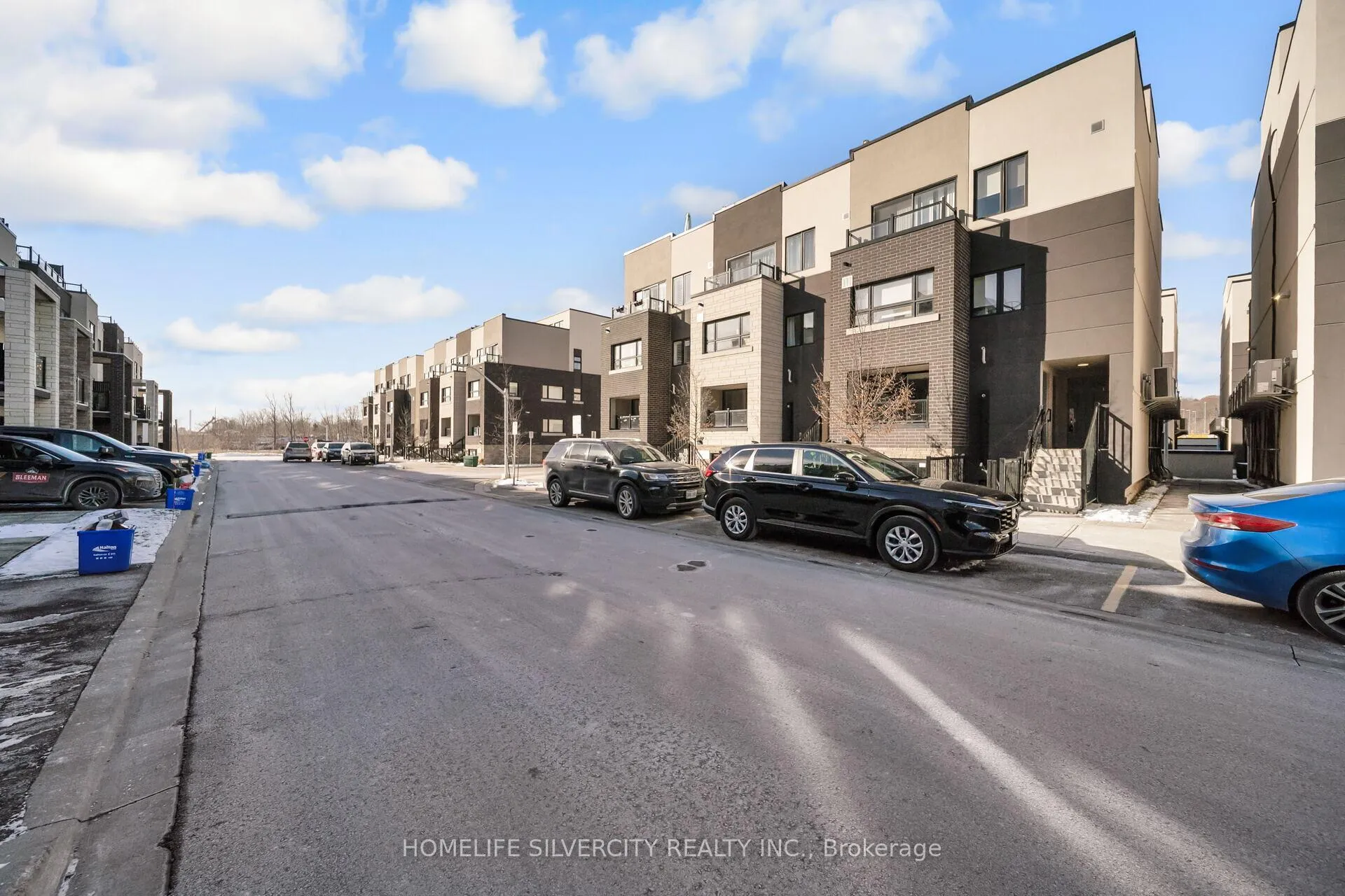 Front of Unit 712, 1131 Cooke Boulevard