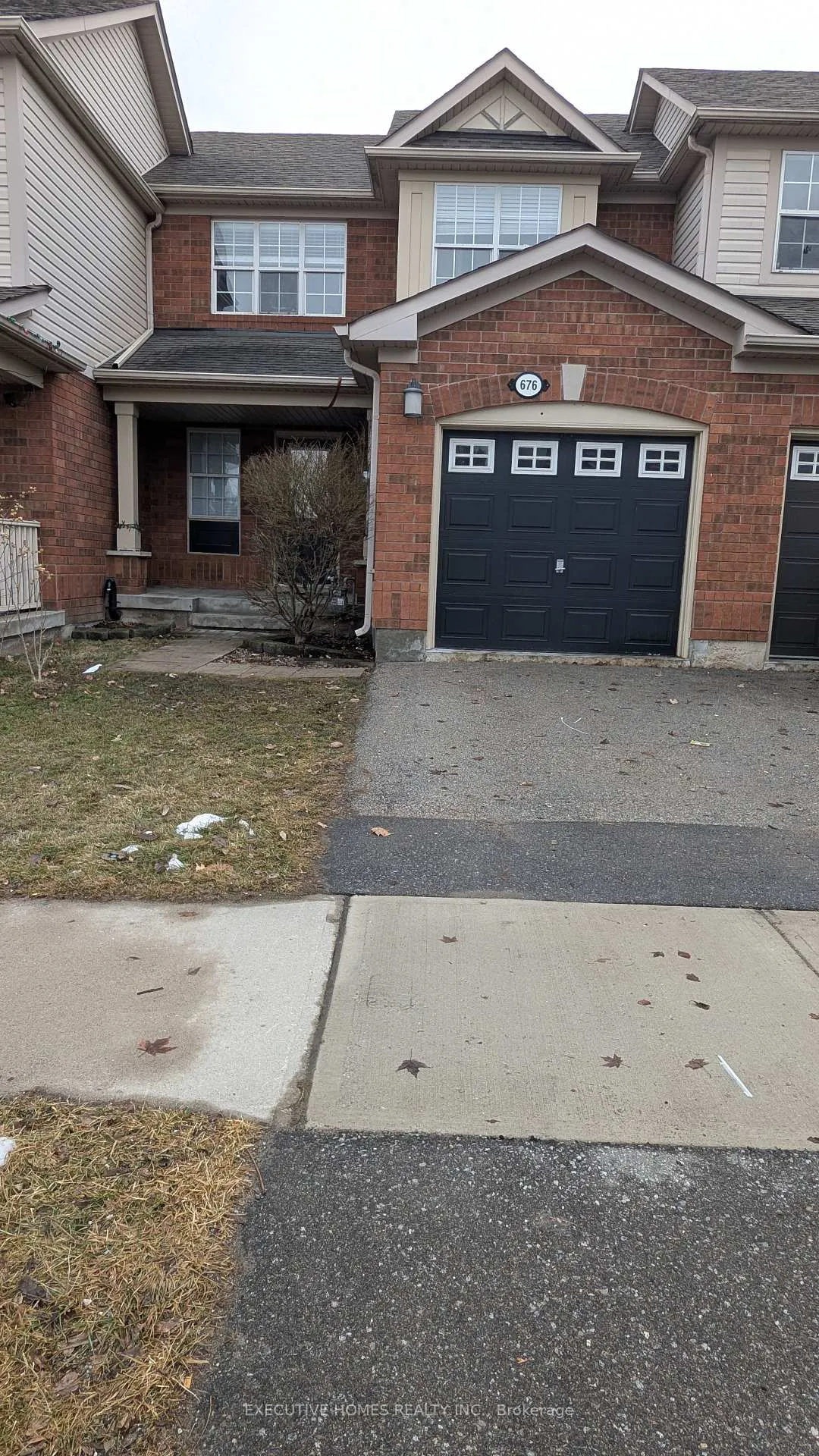 Photo 2 of 676 Hamilton Crescent, Milton, Beaty — HOMEH