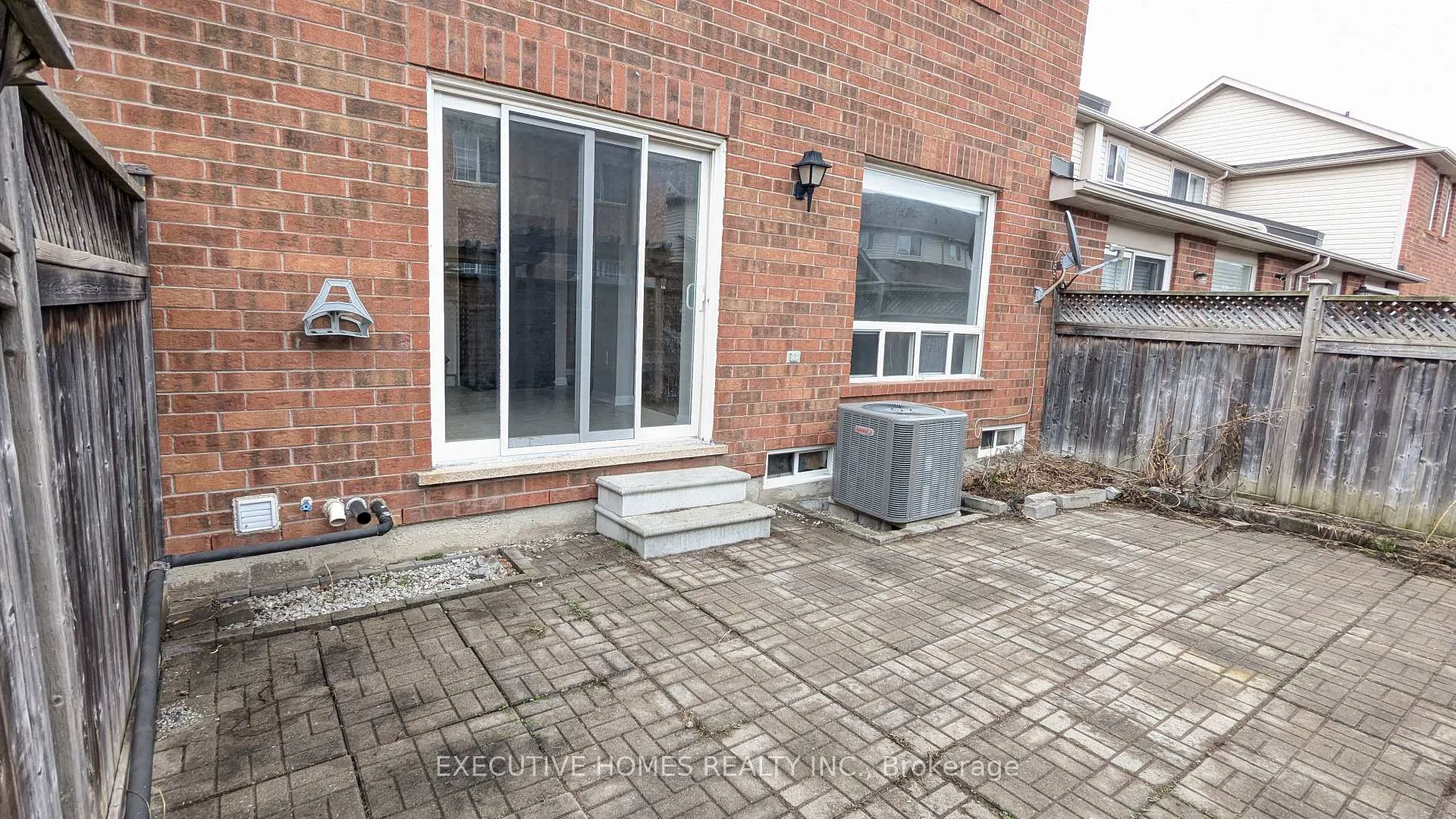 Photo 35 of 676 Hamilton Crescent, Milton, Beaty — HOMEH