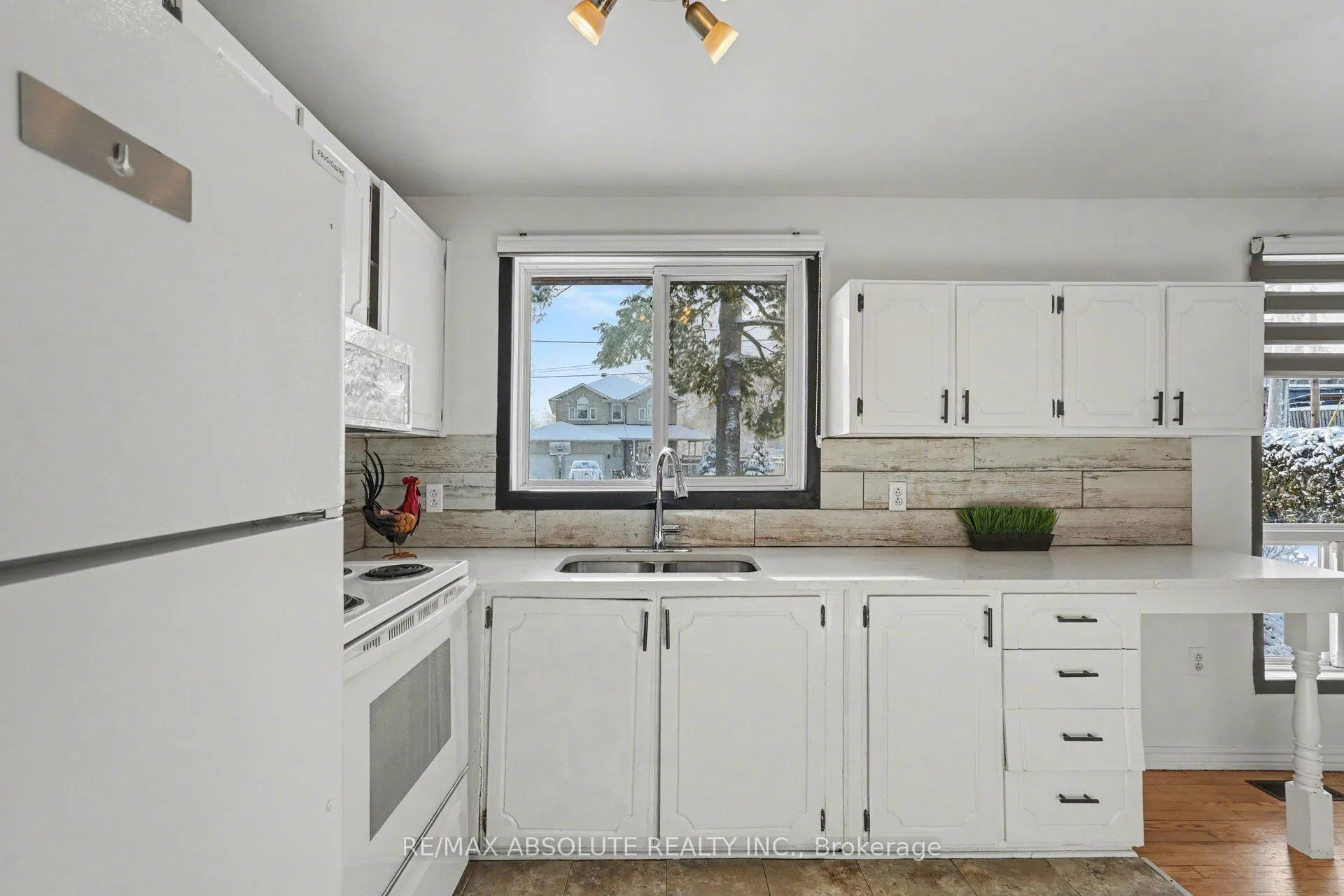 Photo 9 of 126 Ida Street N, Arnprior — HOMEH