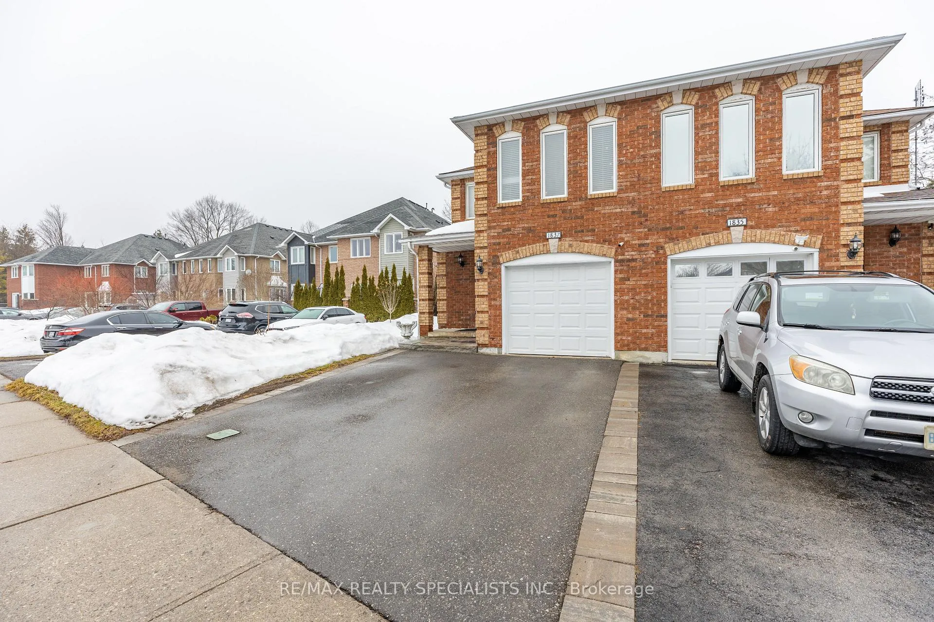 Photo 3 of 1837 Valleyview Drive, Pickering, Highbush — HOMEH