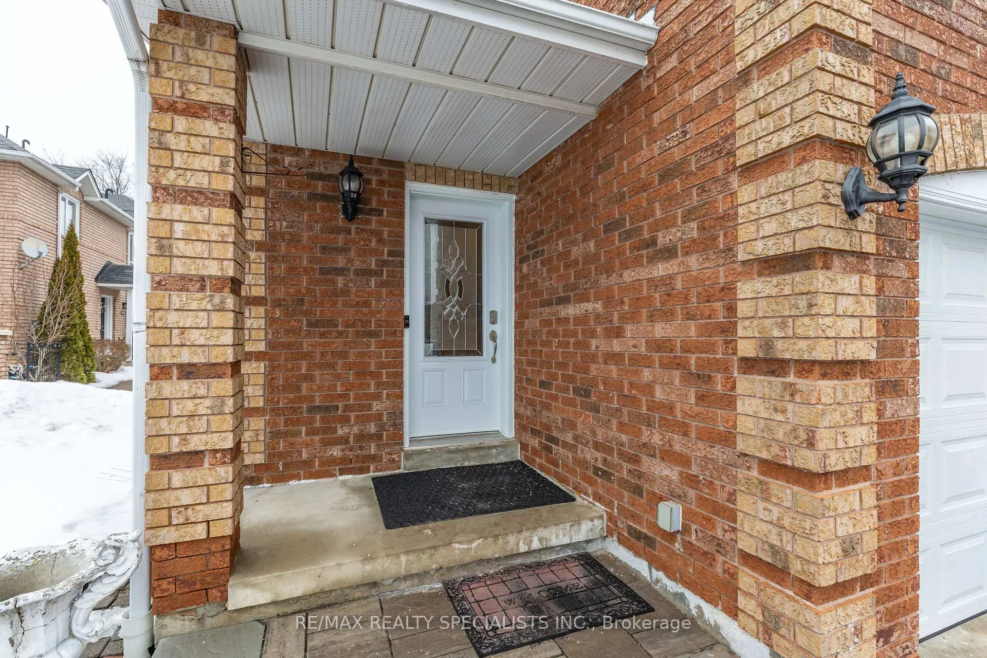 Photo 4 of 1837 Valleyview Drive, Pickering, Highbush — HOMEH