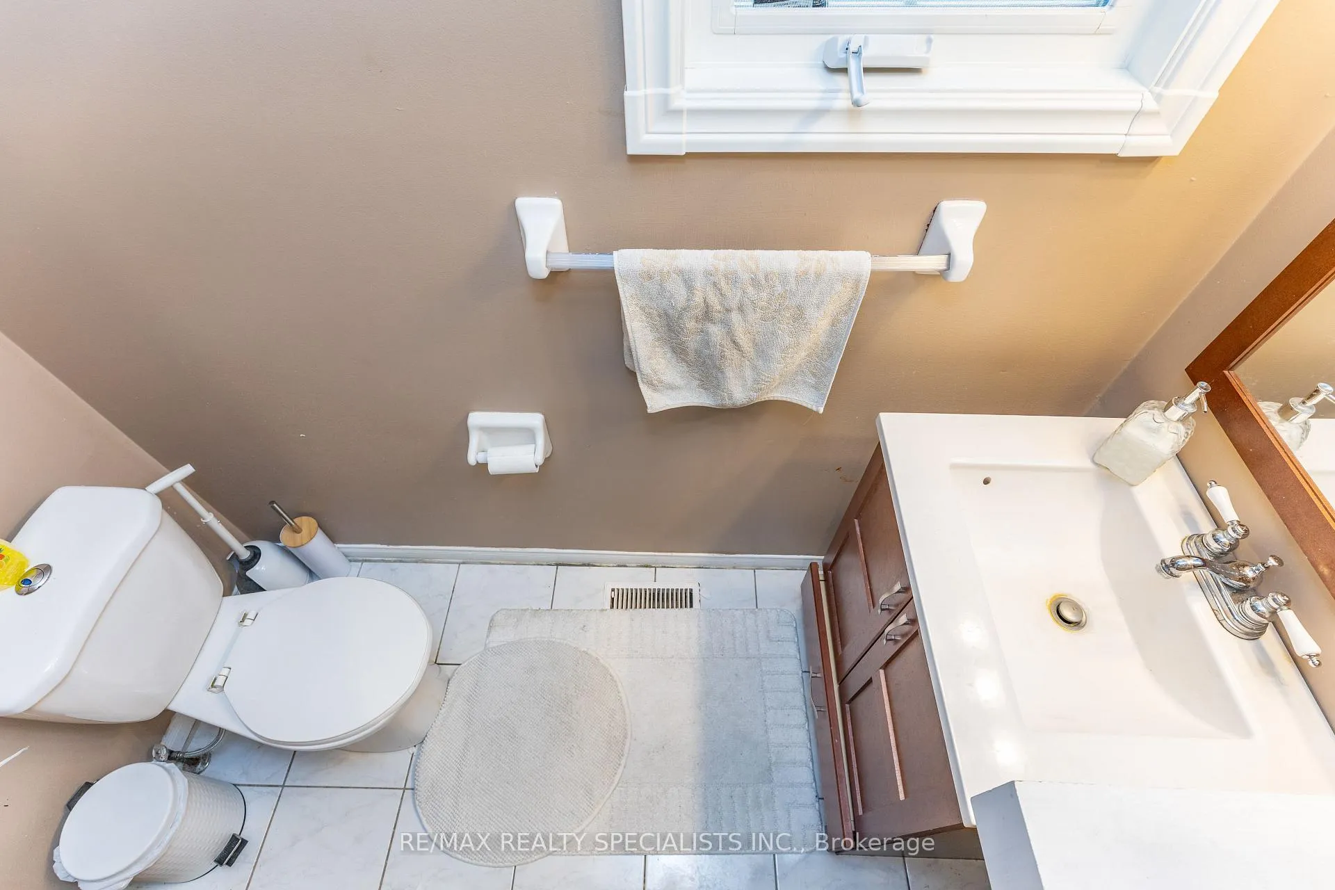 Photo 6 of 1837 Valleyview Drive, Pickering, Highbush — HOMEH