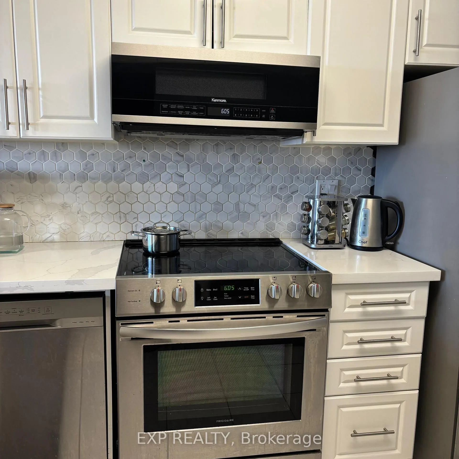 Photo 1 of Unit 2009, 236 Albion Road, Etobicoke, Elms-Old Rexdale — HOMEH